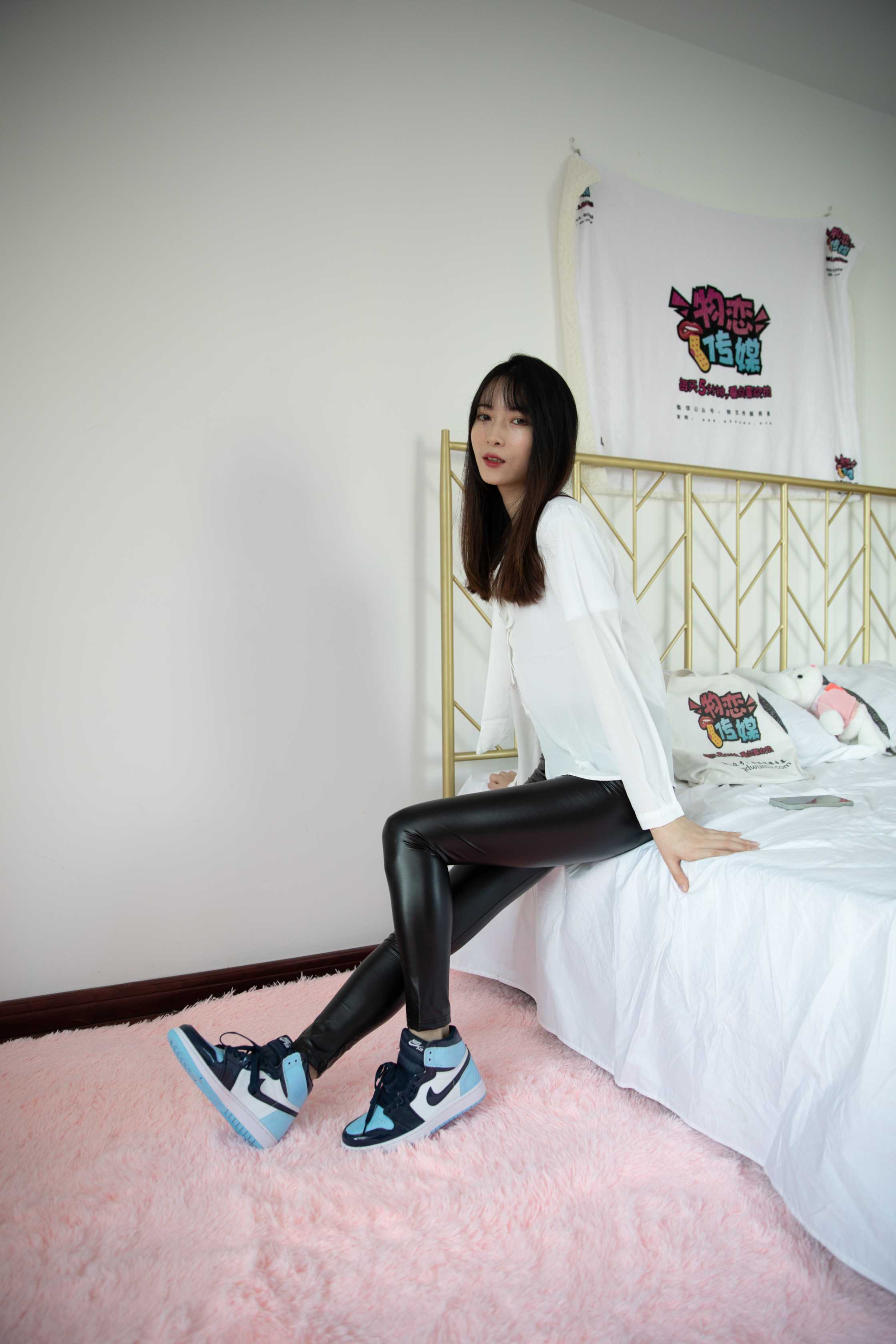 物恋传媒 NO.622 猫耳-蓝色的月亮 [158P+1V3.95G]