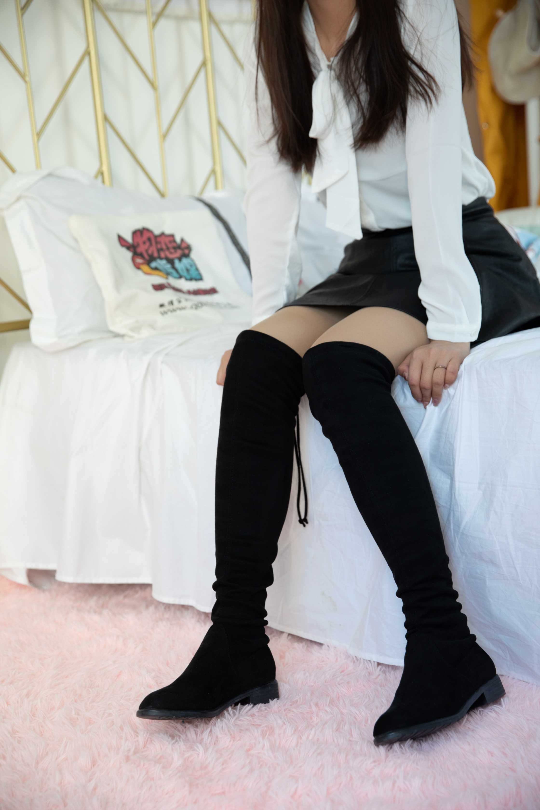 物恋传媒 NO.633 心心-花影年华 [134P+1V／3.65G]