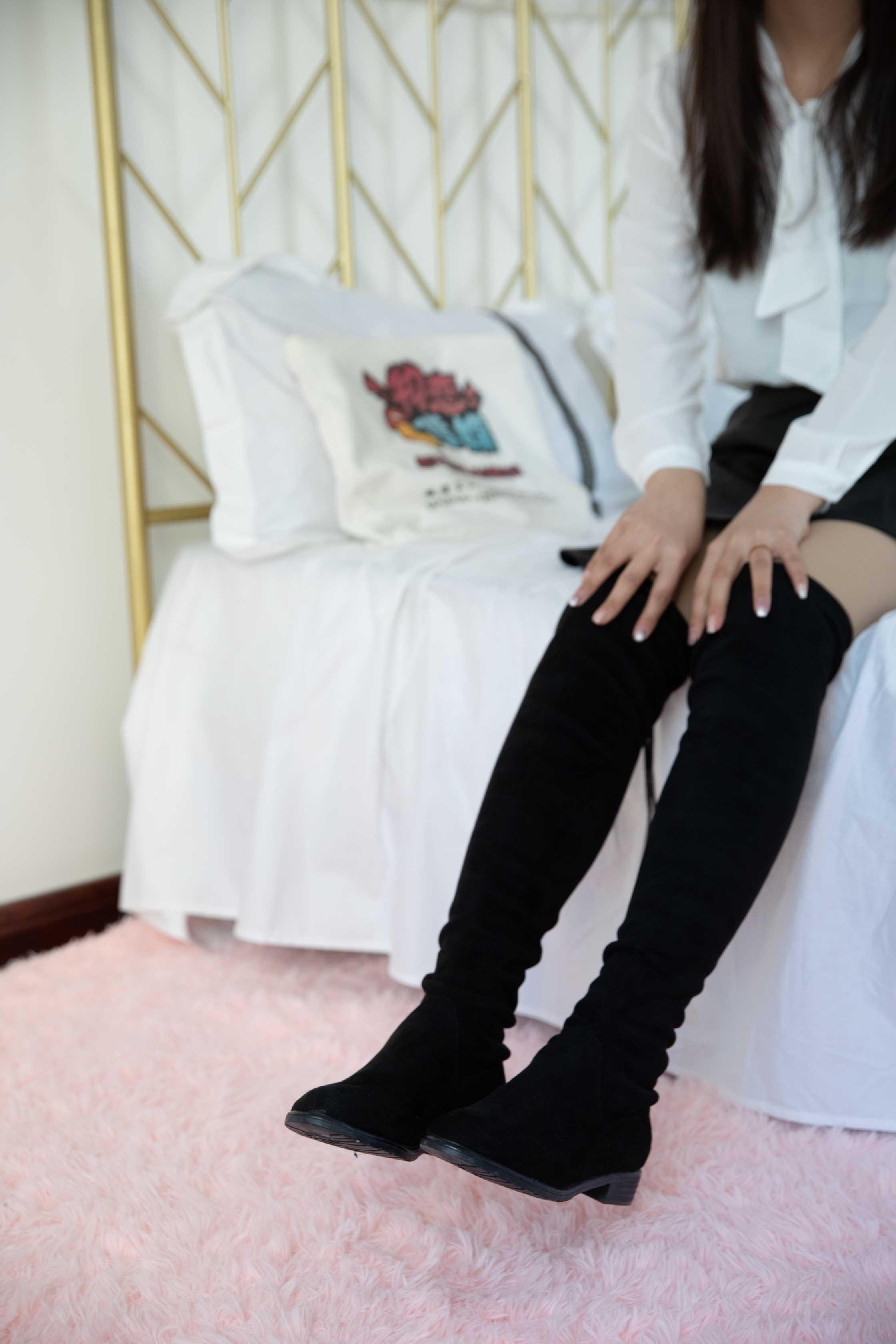 物恋传媒 NO.633 心心-花影年华 [134P+1V／3.65G]