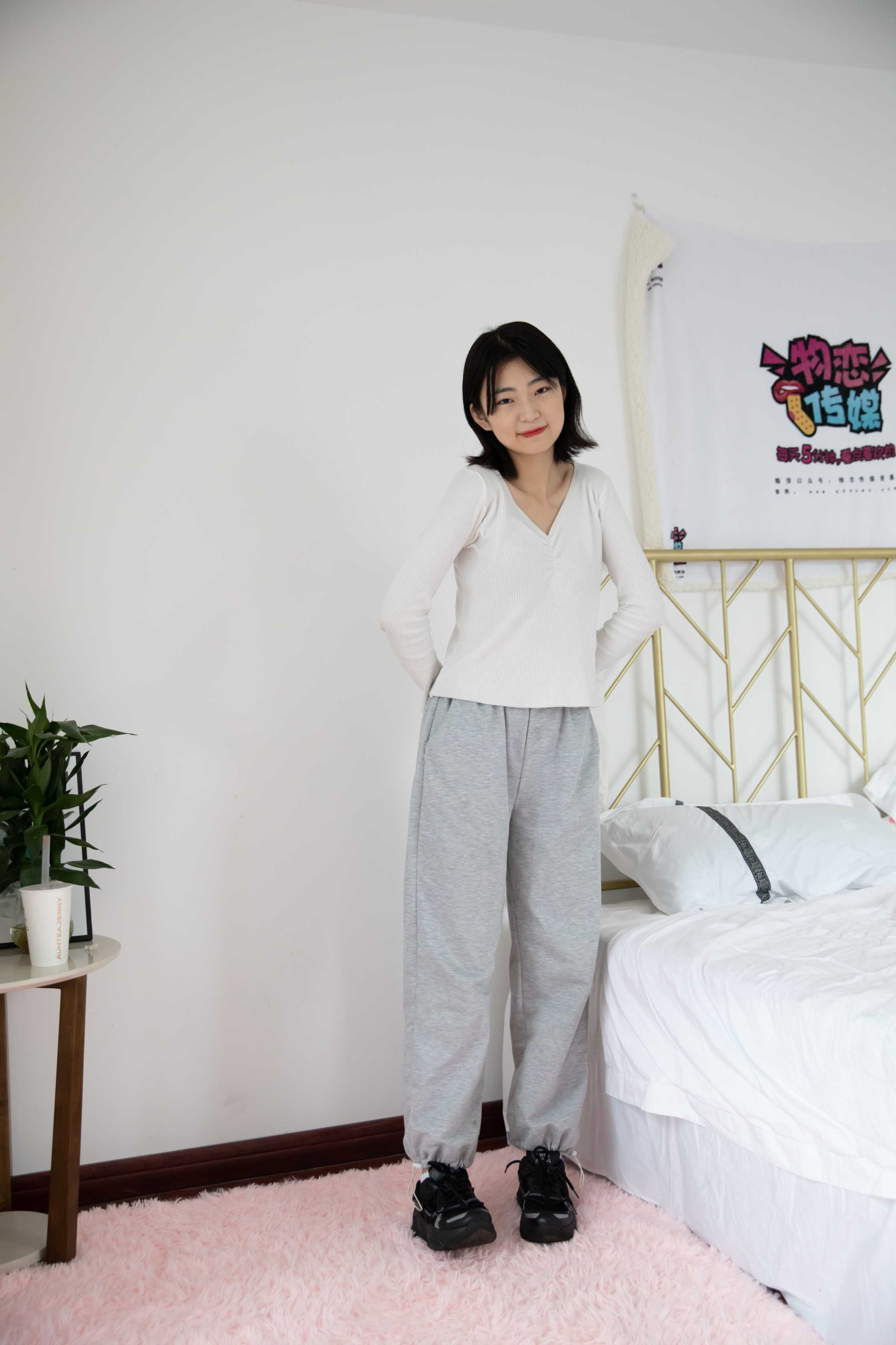 物恋传媒 NO.663 小凌-草原最美的花 [144P+1V／3.62G]