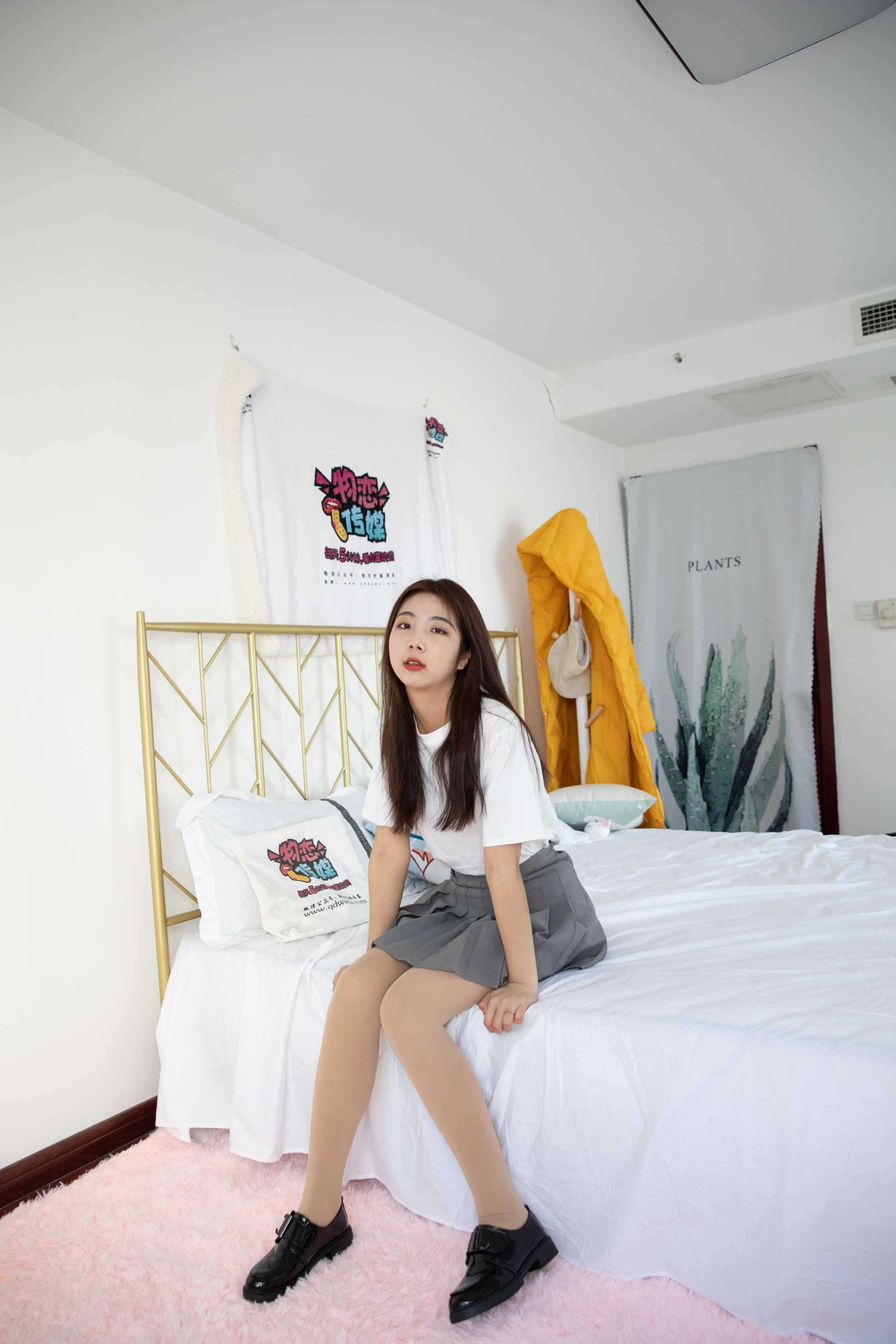 物恋传媒 NO.691 心心-落雪听禅 [125P+1V／7.16GB]