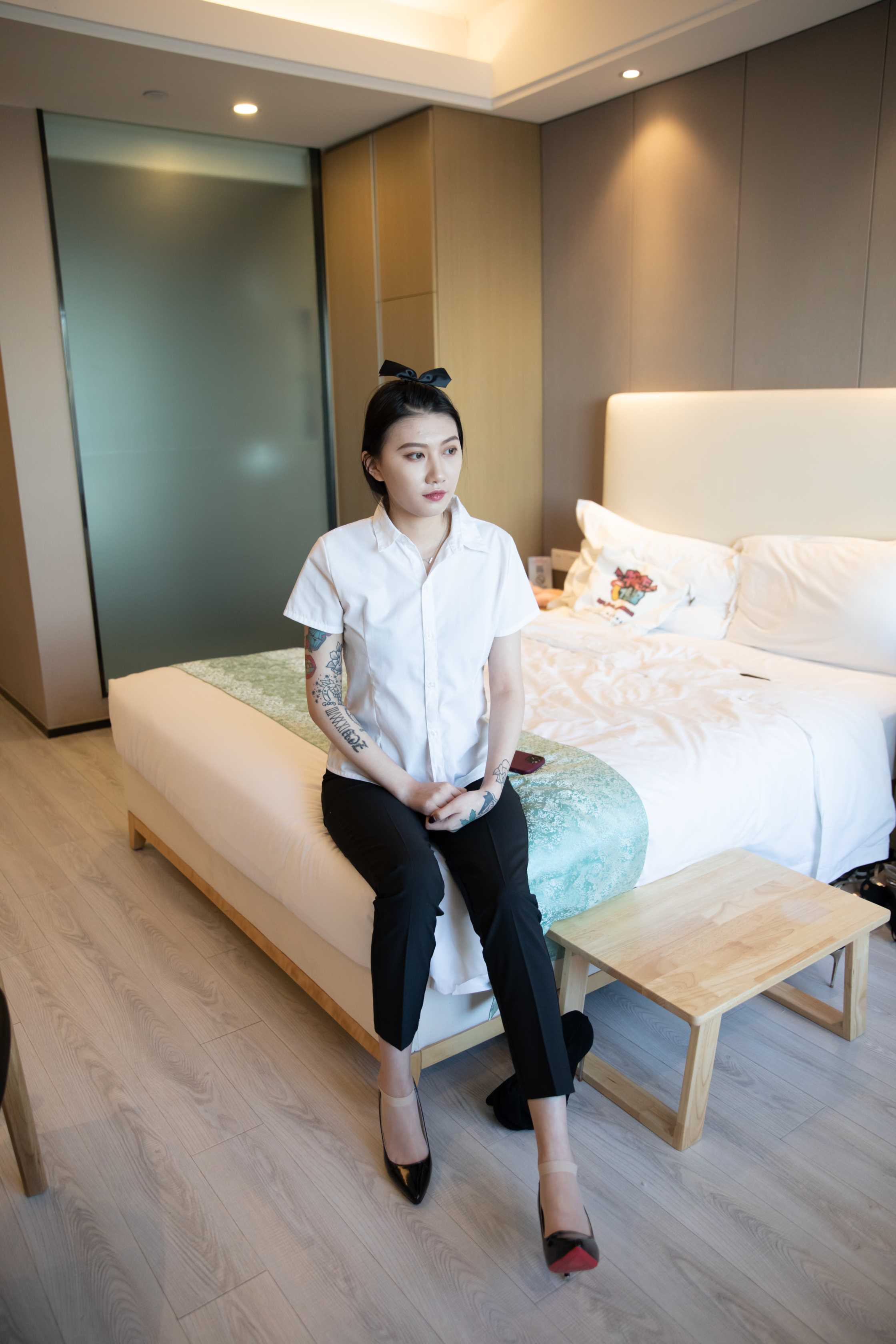 物恋传媒 NO.697 兔兔-剪花伊人  [177P+1V／4580M]