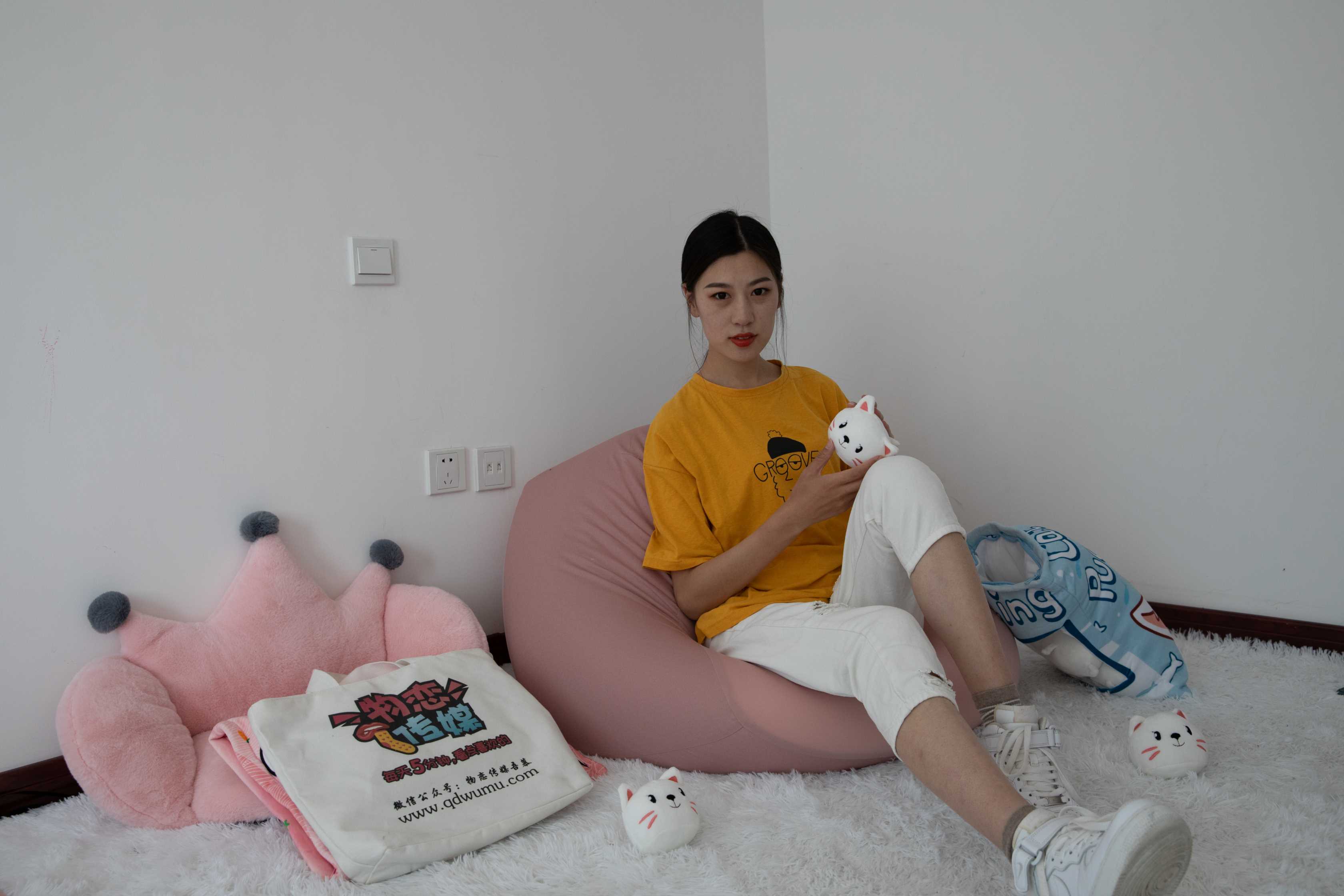 物恋传媒 NO.700 苏镶-雨里的心  [146P+1V／5250M]