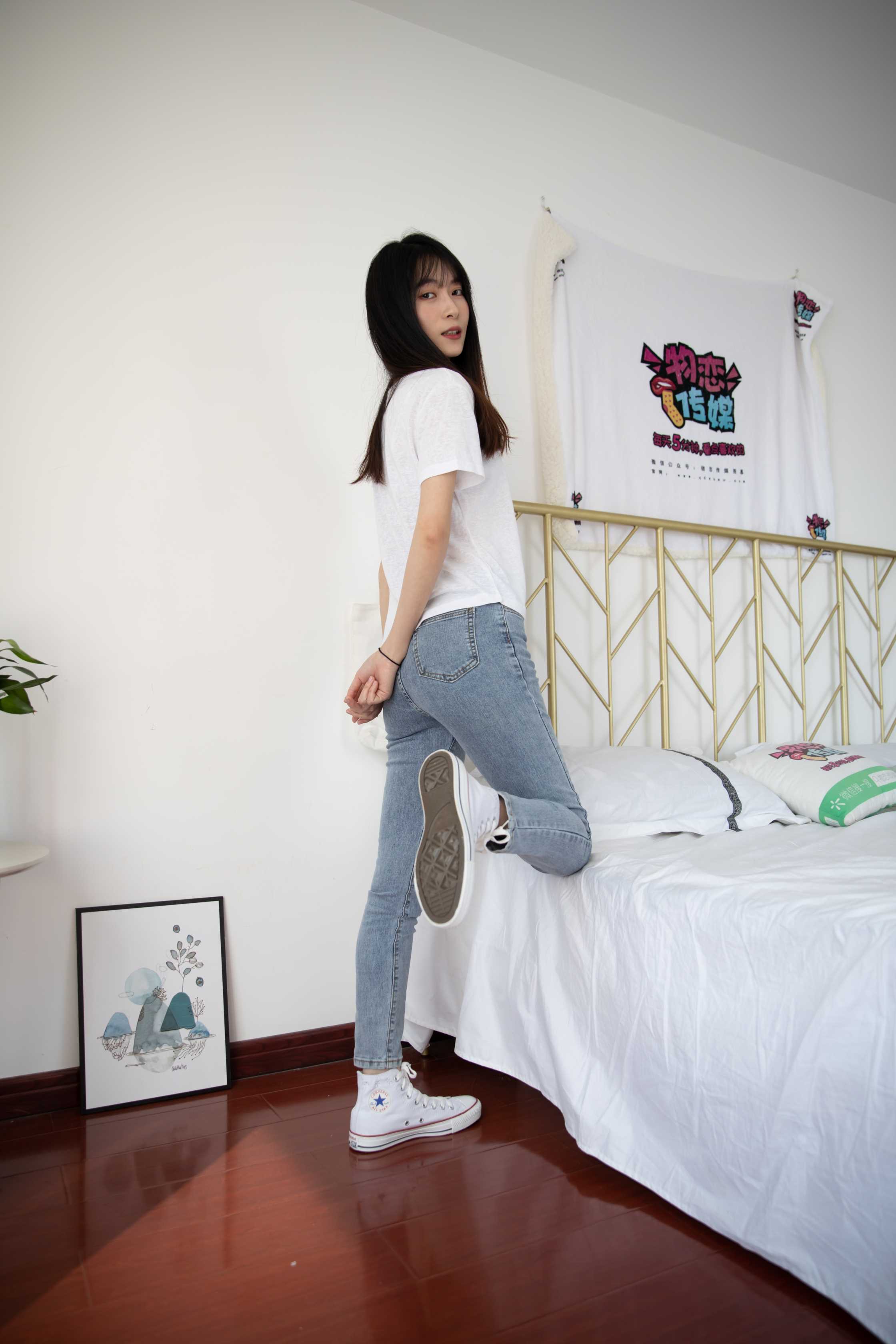 物恋传媒 NO.703 猫耳-山中遐想  [188P+1V／4840M]