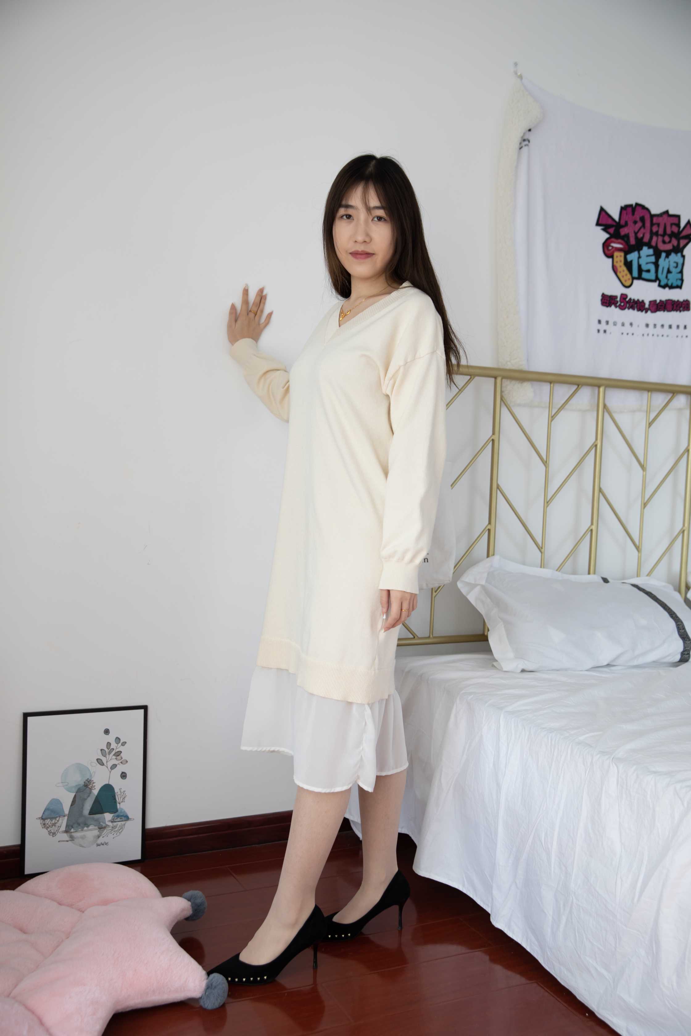 物恋传媒 NO.712 笑笑-如她  [144P+1V3880M]