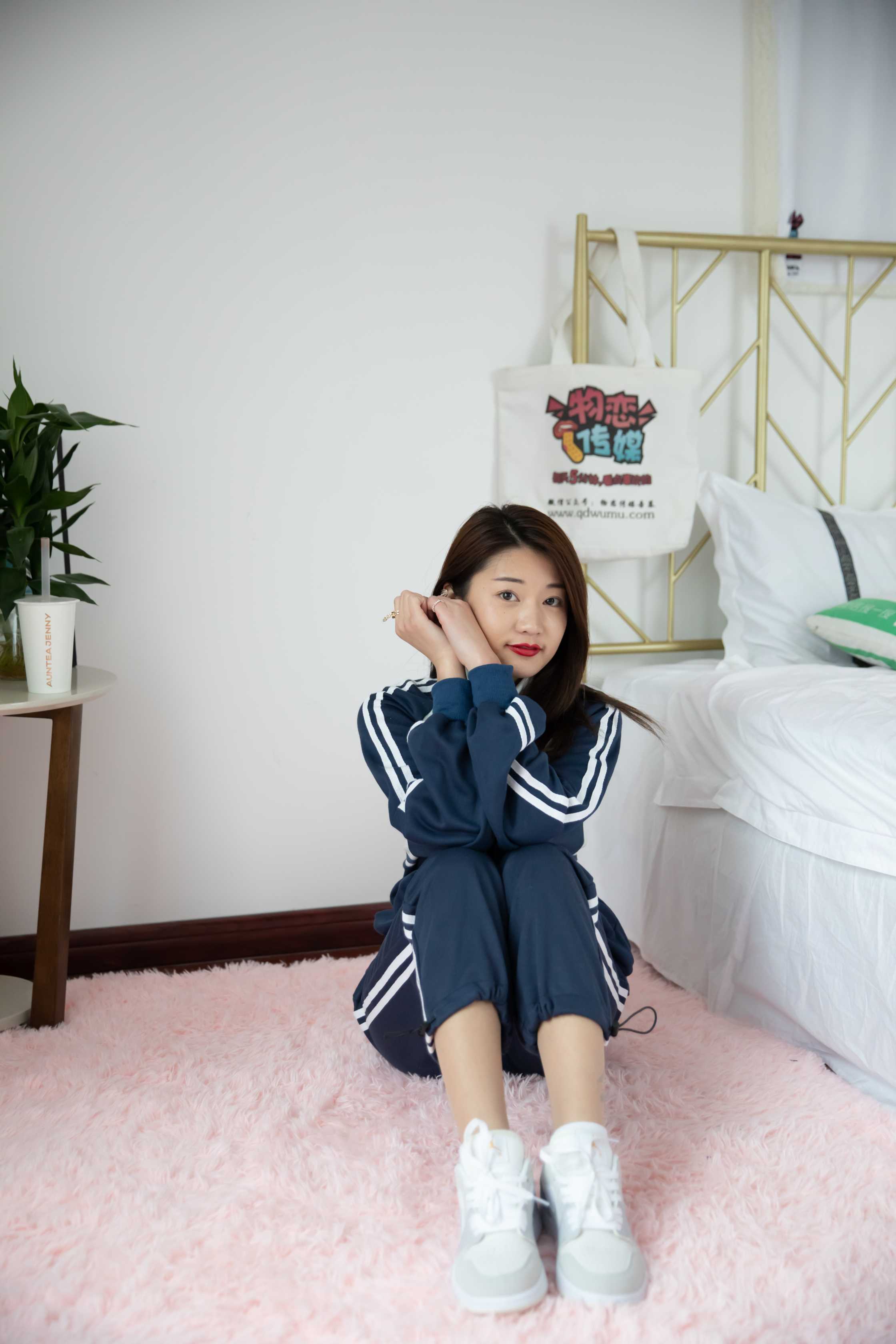 物恋传媒 NO.722 言言-禅意人生  [141P+1V／3650M]