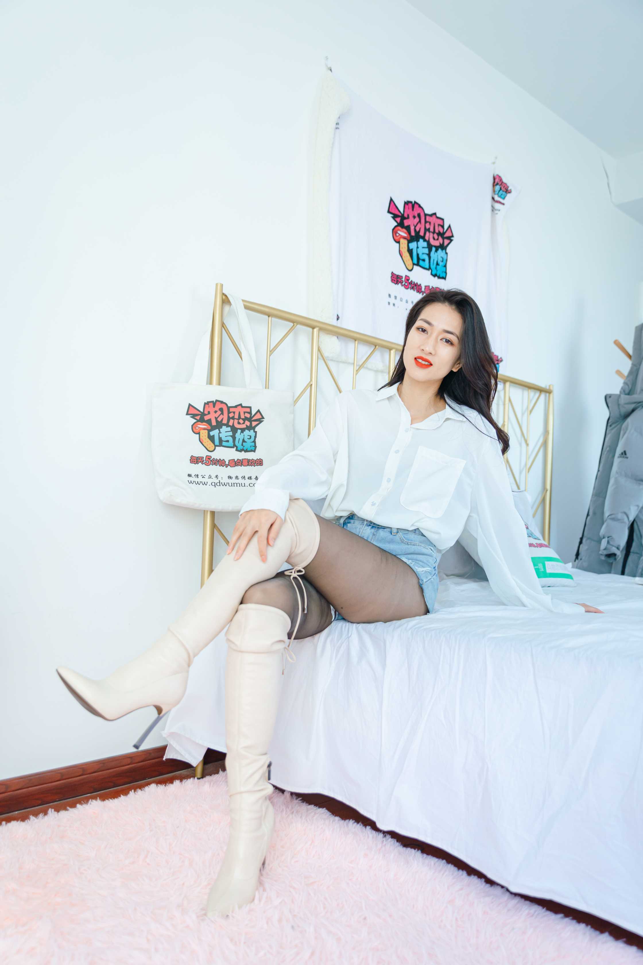 物恋传媒 NO.725 小茶-画中戏情  [154P+1V／3110M]