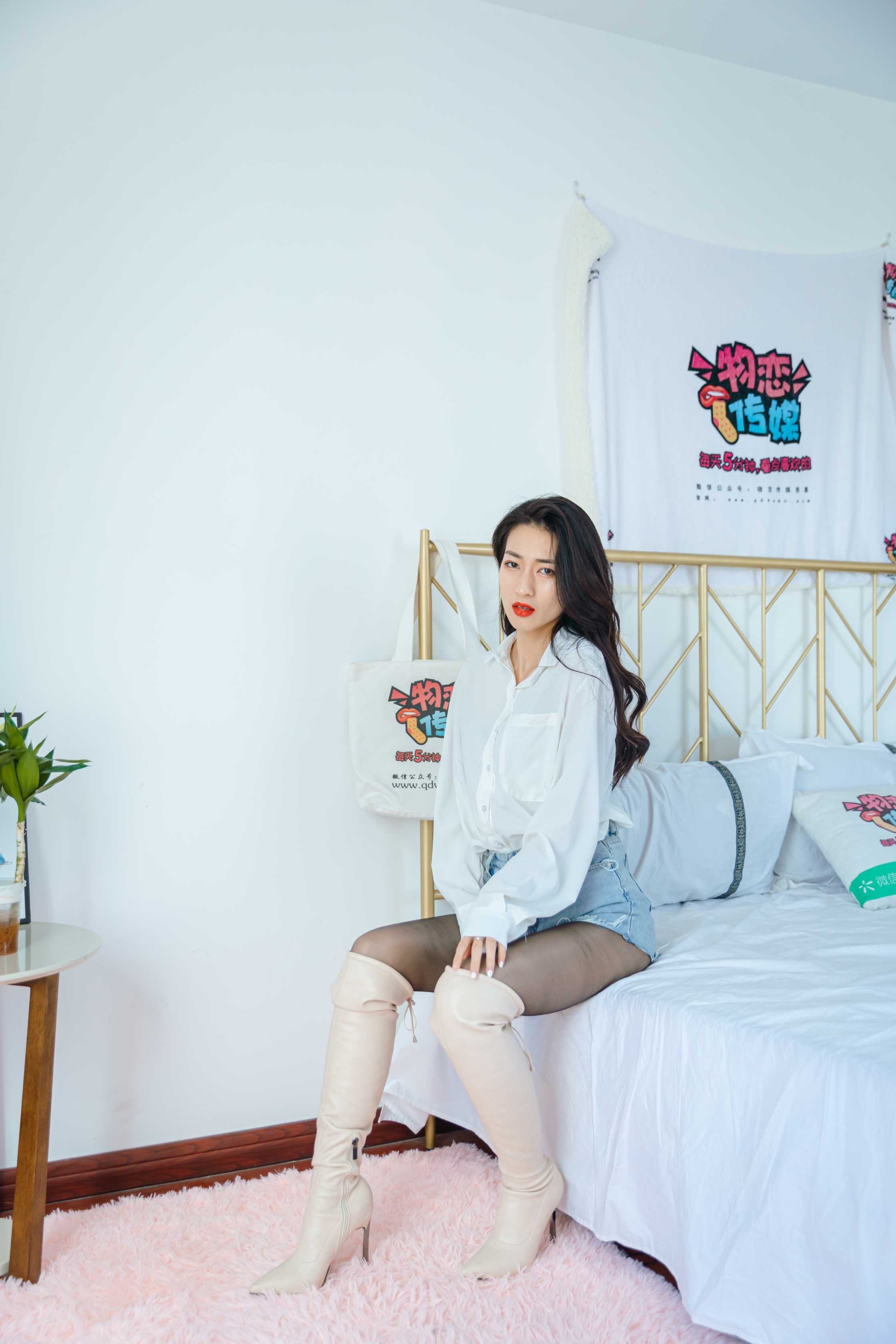 物恋传媒 NO.725 小茶-画中戏情  [154P+1V／3110M]