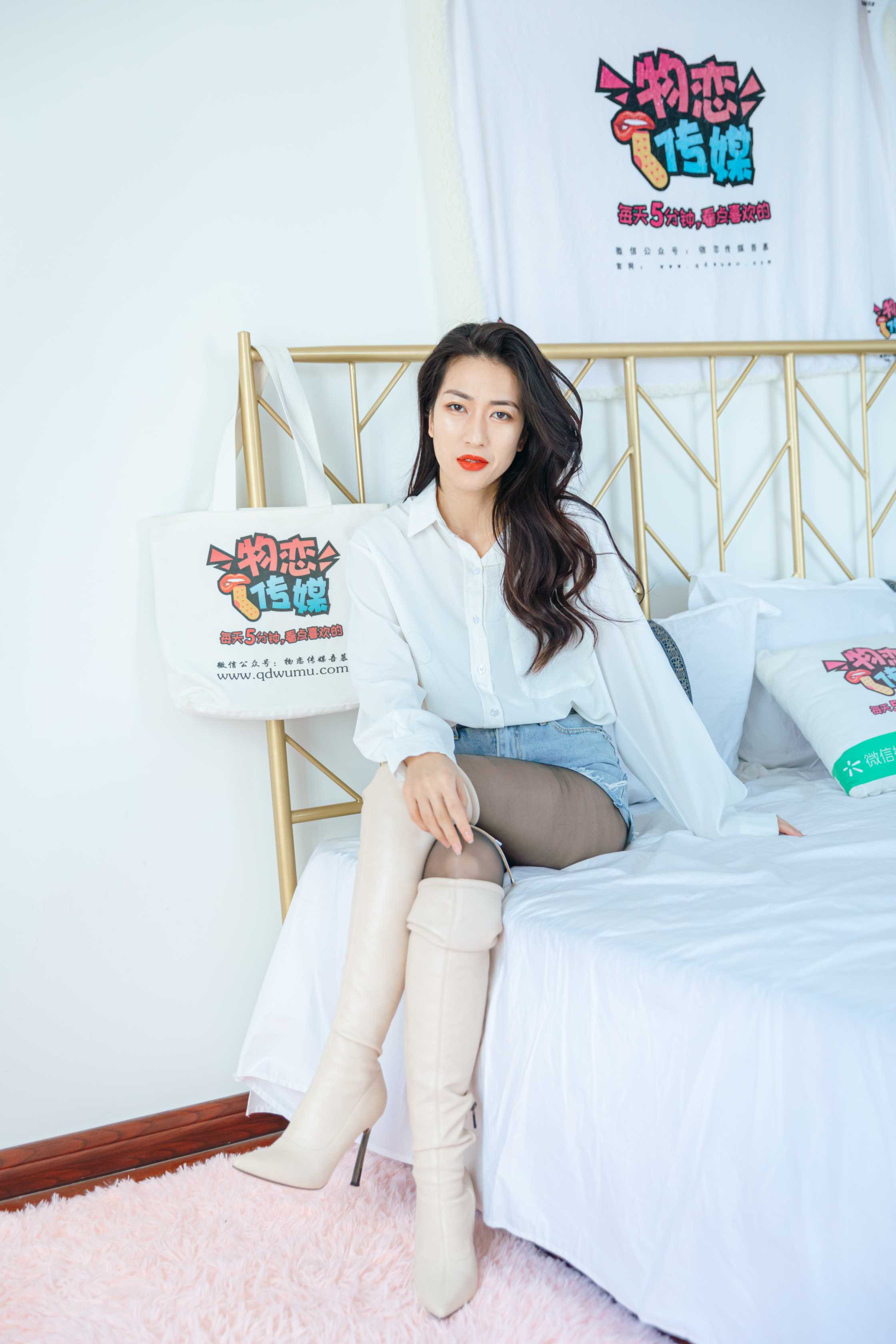 物恋传媒 NO.725 小茶-画中戏情  [154P+1V／3110M]