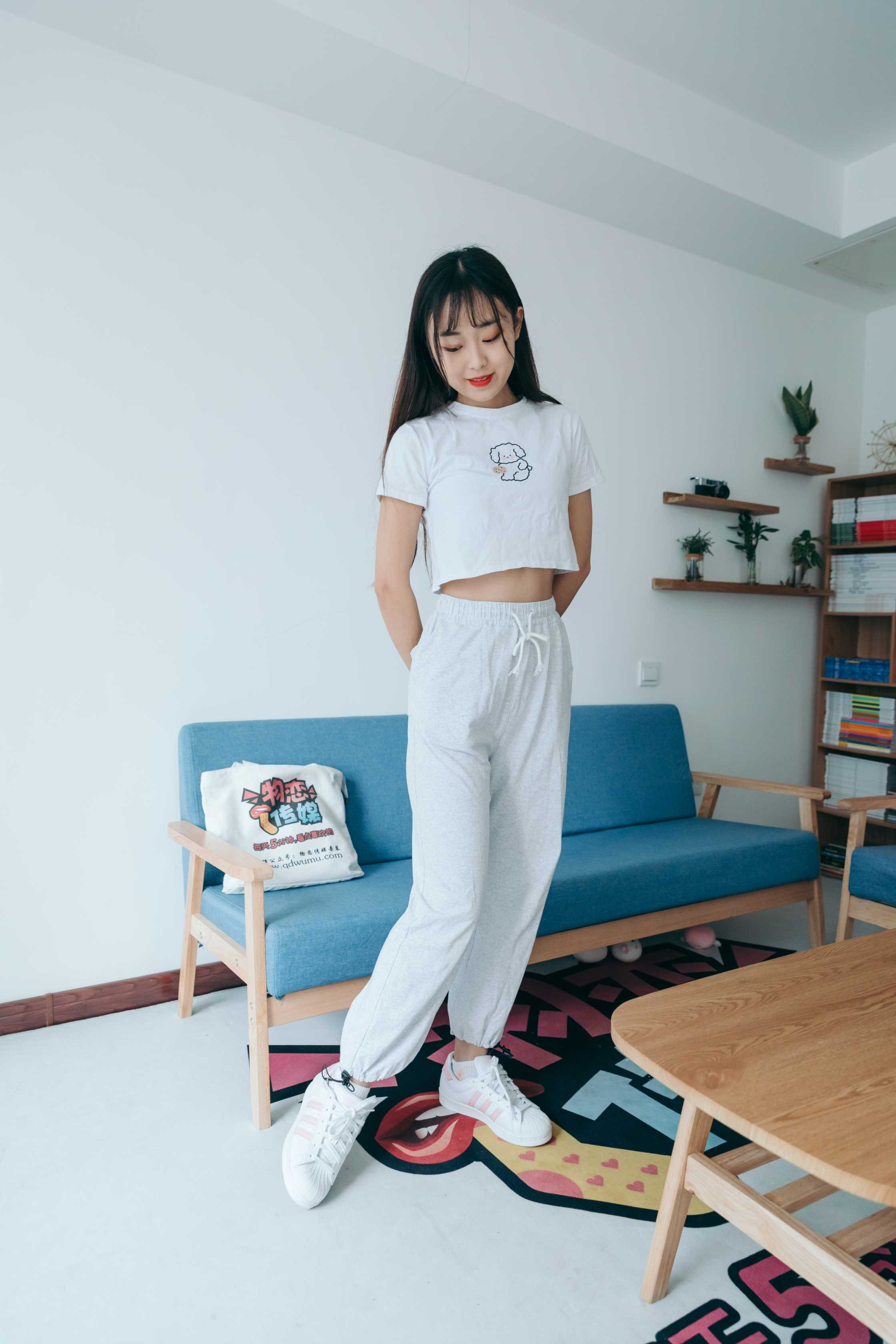 物恋传媒 NO.747 喵喵-春雨里  [146P+1V／3.37GB]