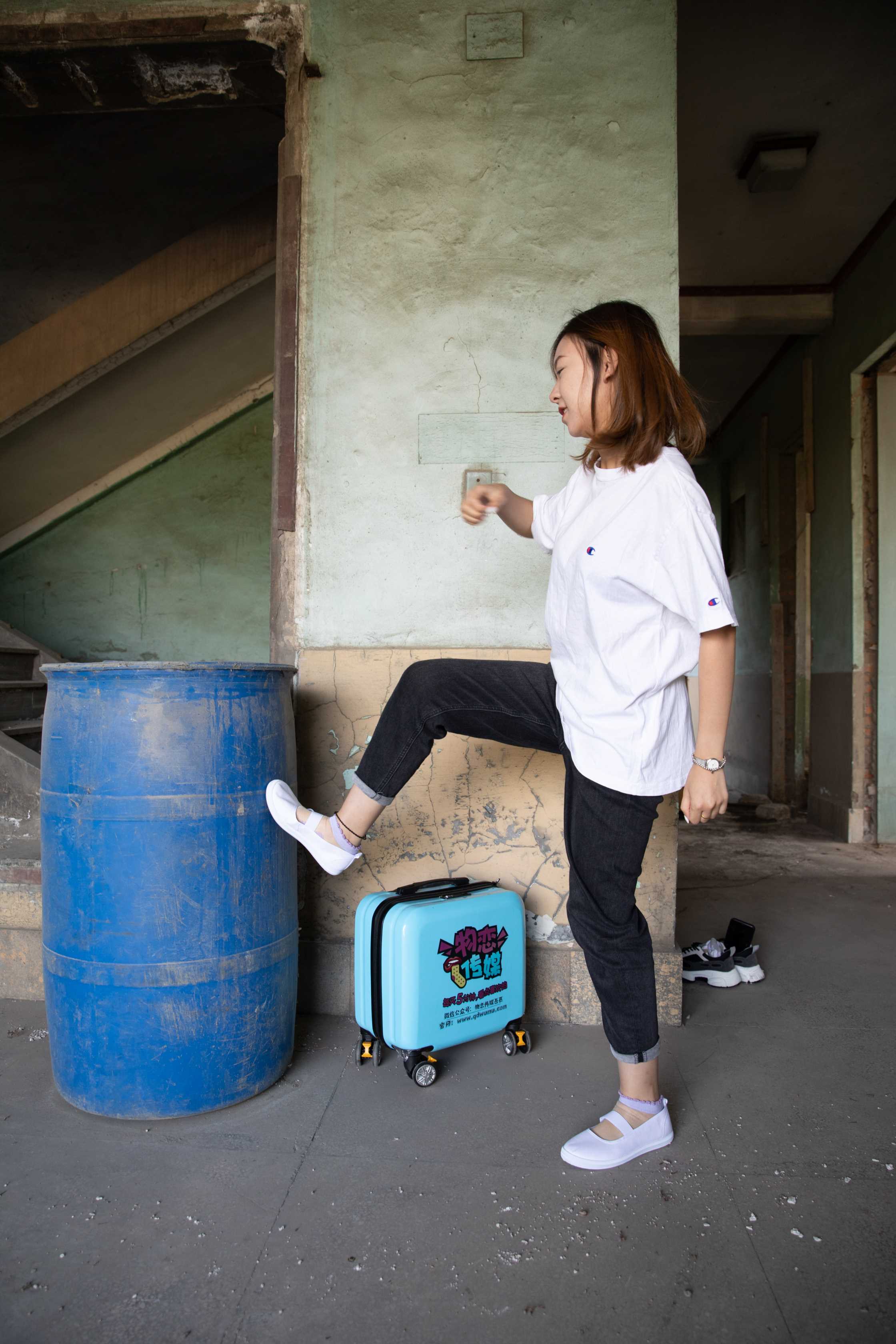 物恋传媒 NO.766 婷婷-东篱南山 [187P+2V／5.11GB]