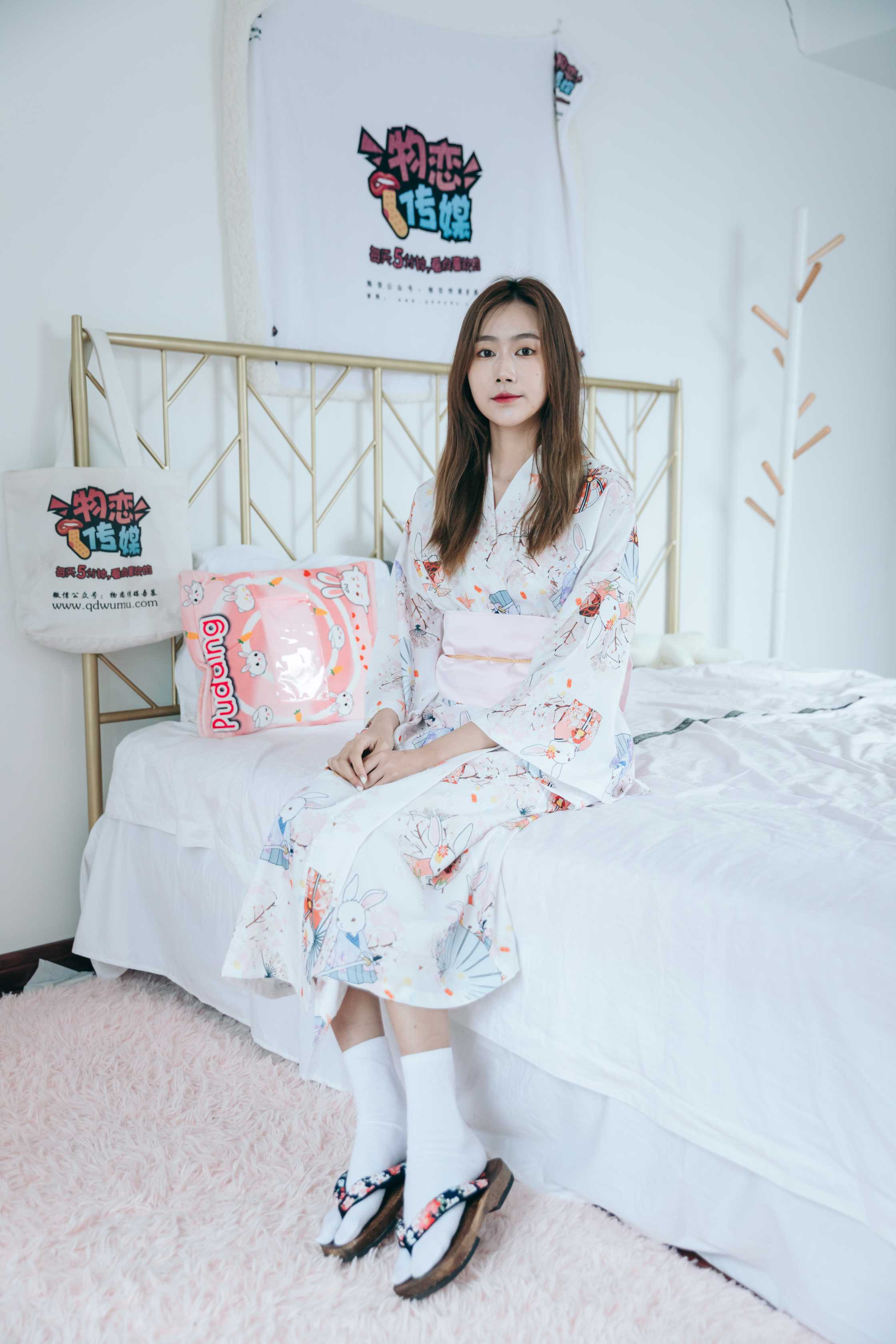 物恋传媒 NO.768 小鹿-夜锁清冷 [157P+1V／4.35GB]