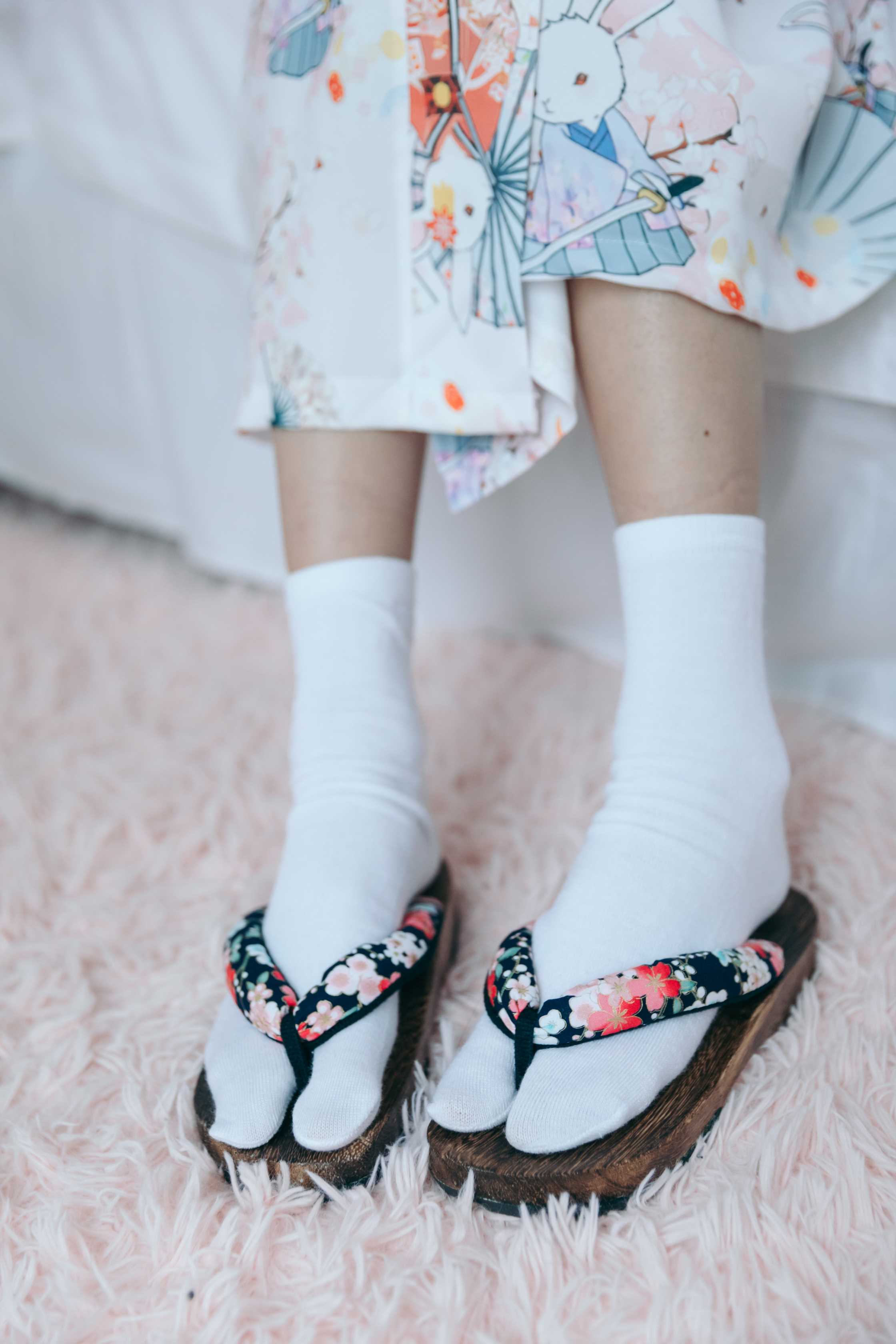 物恋传媒 NO.768 小鹿-夜锁清冷 [157P+1V／4.35GB]