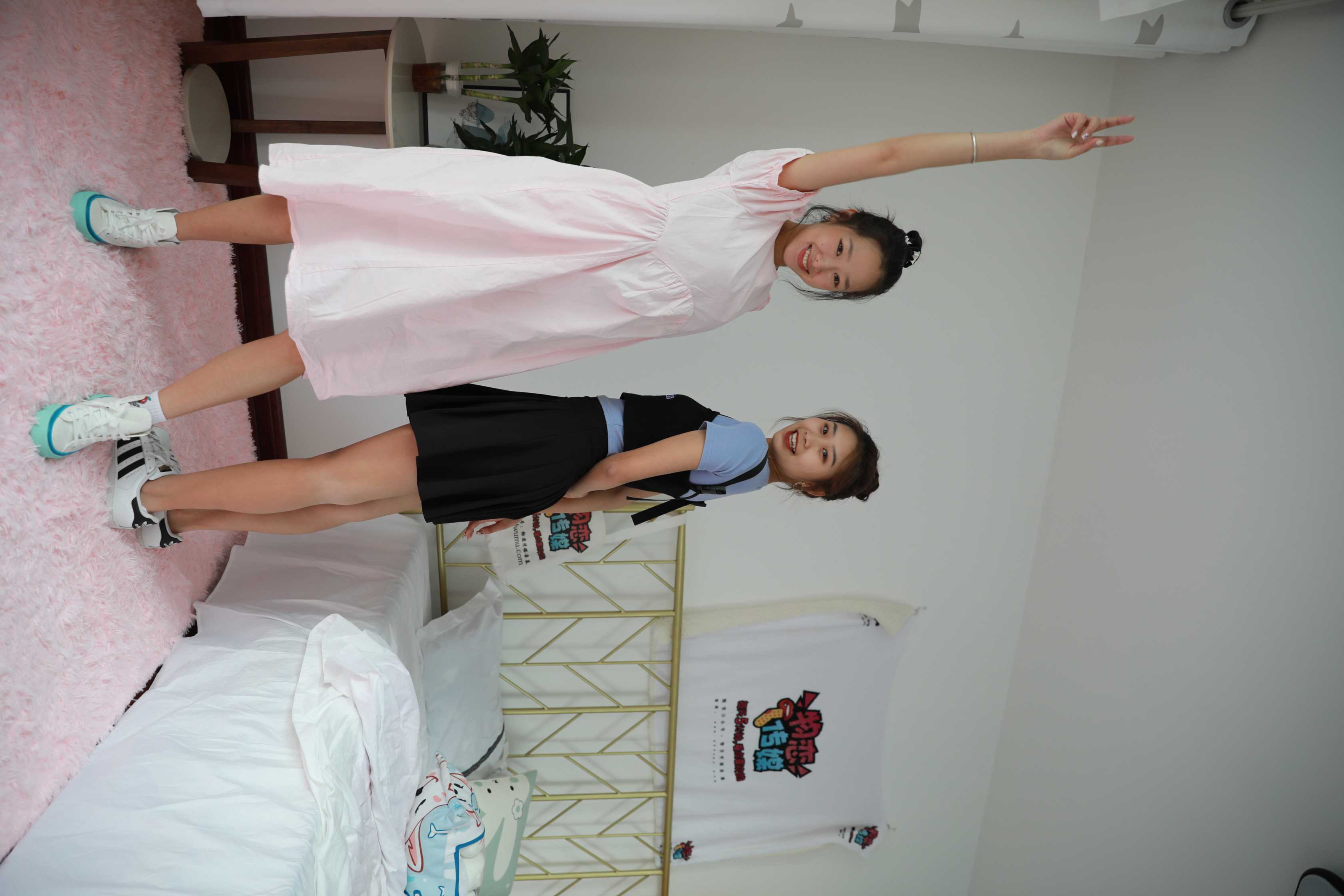 物恋传媒 NO.778 闺蜜-雨里的岛 [155P+1V／3.05GB]