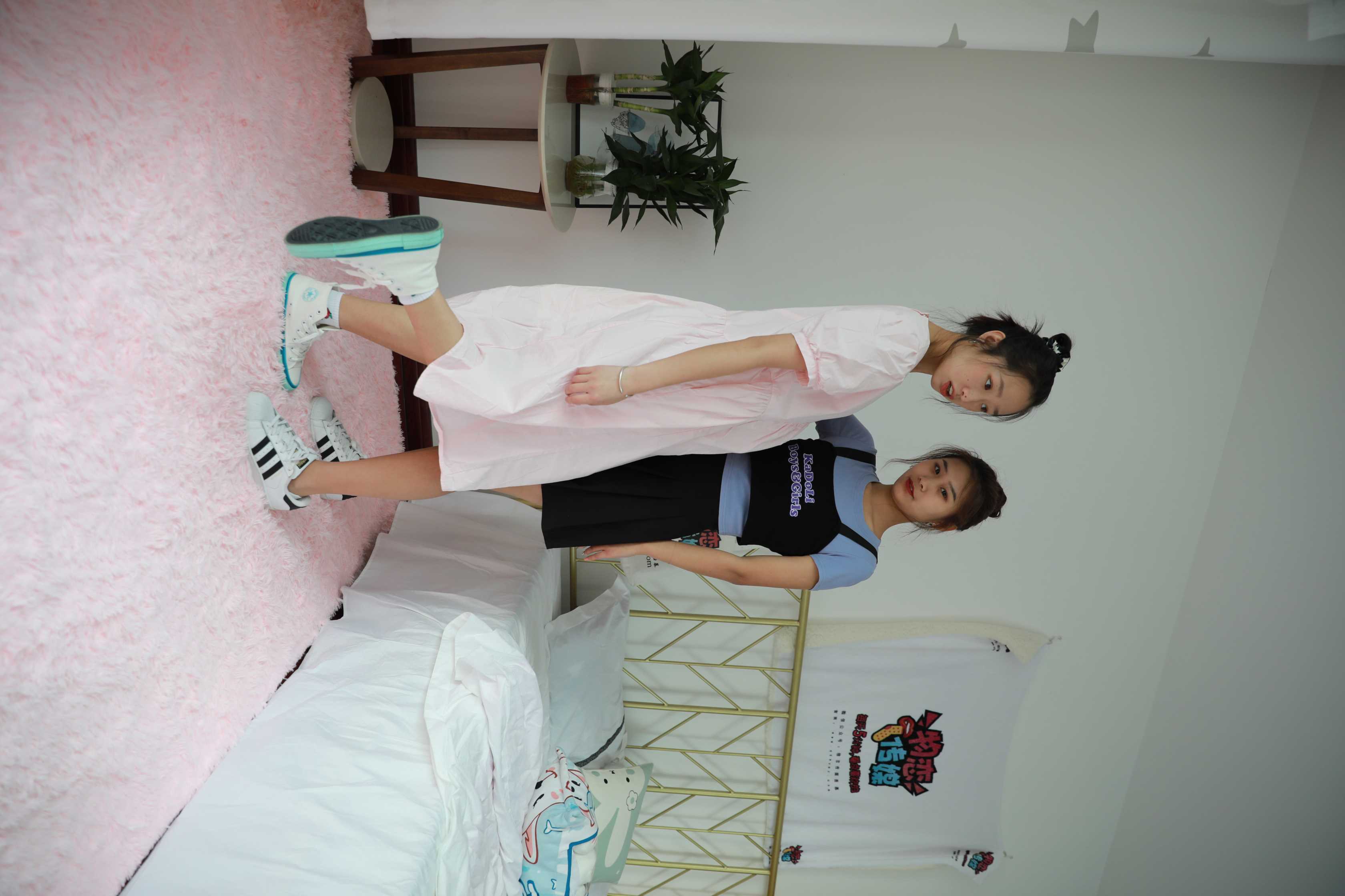 物恋传媒 NO.778 闺蜜-雨里的岛 [155P+1V／3.05GB]