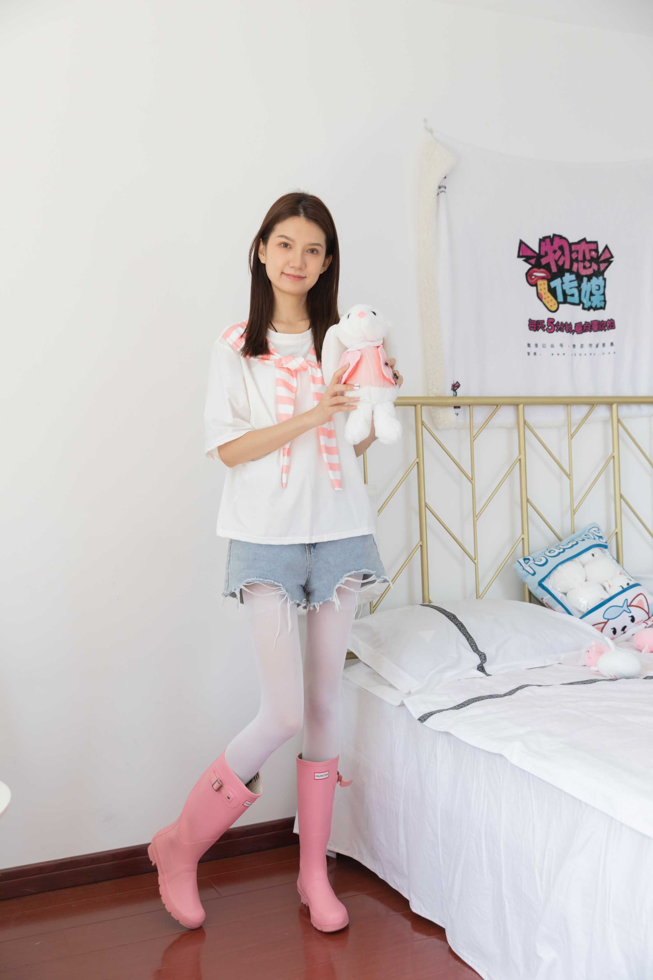 物恋传媒 NO.800 想想-花开荼靡 [153P+1V／3.15GB]