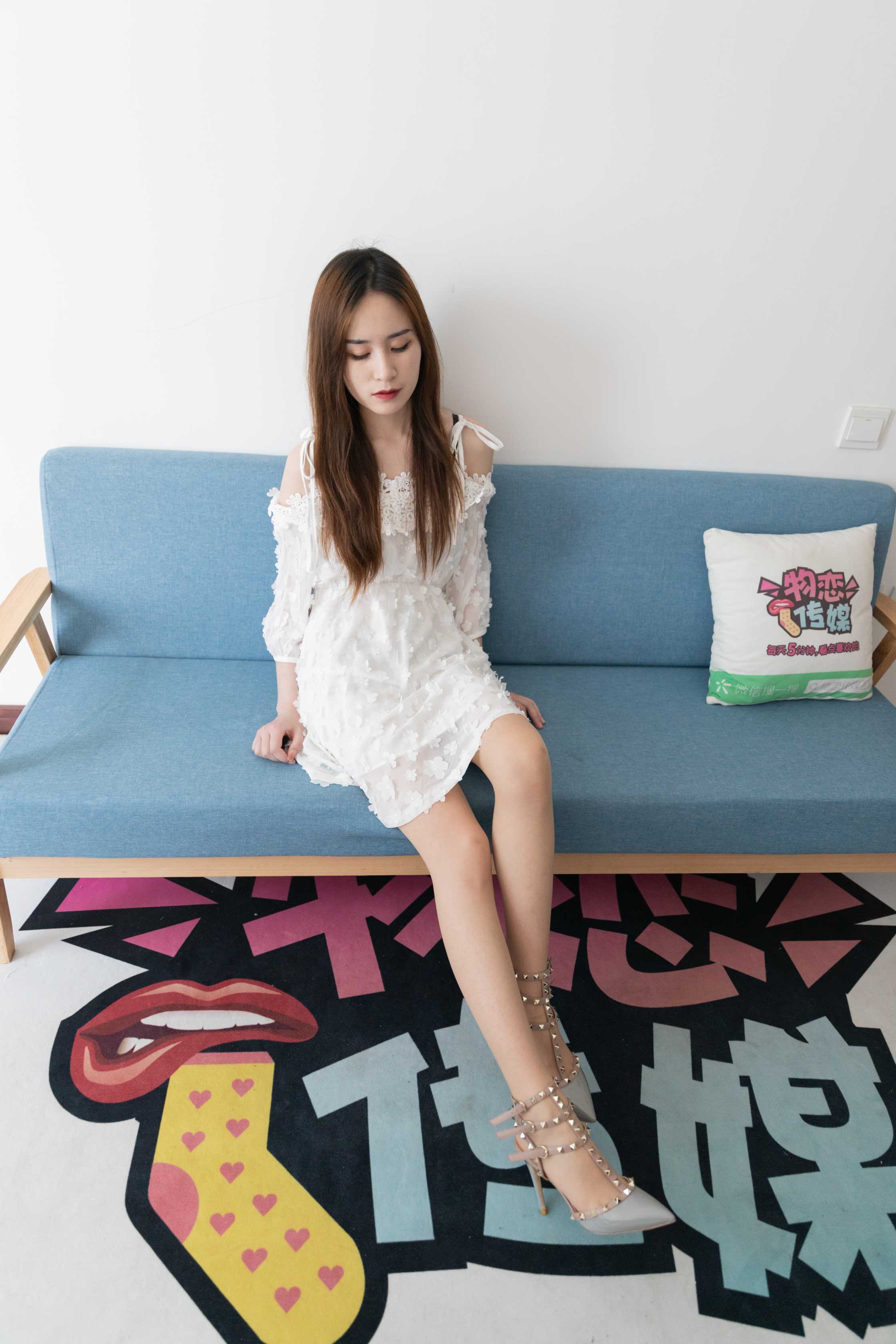 物恋传媒 NO.803 草莓-风雨同光 [143P+1V／3.66GB]