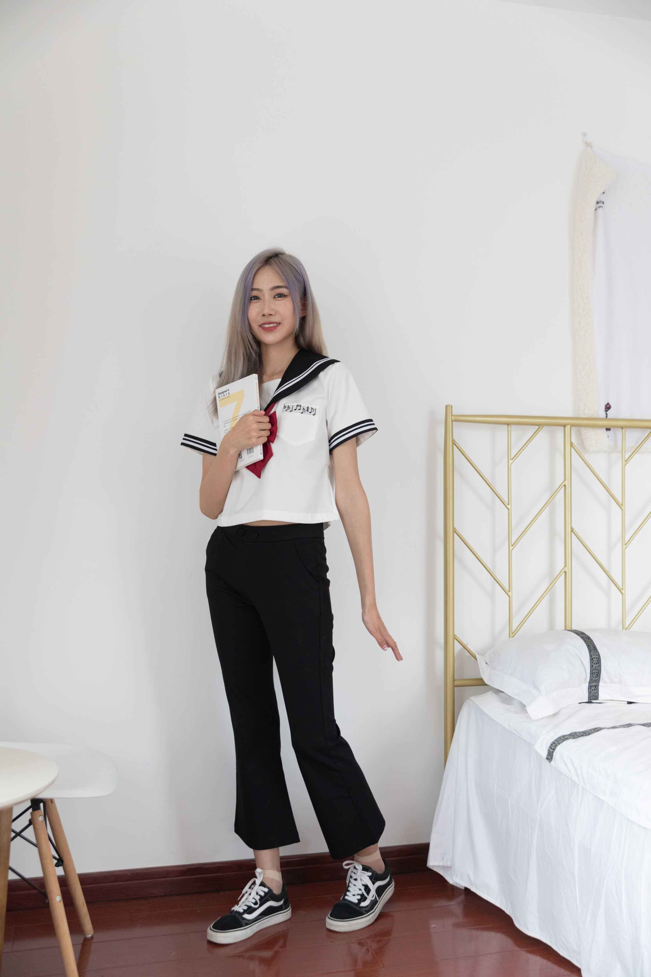 物恋传媒 NO.824 小鹿-日染烟雨 [154P+1V／3.45GB]