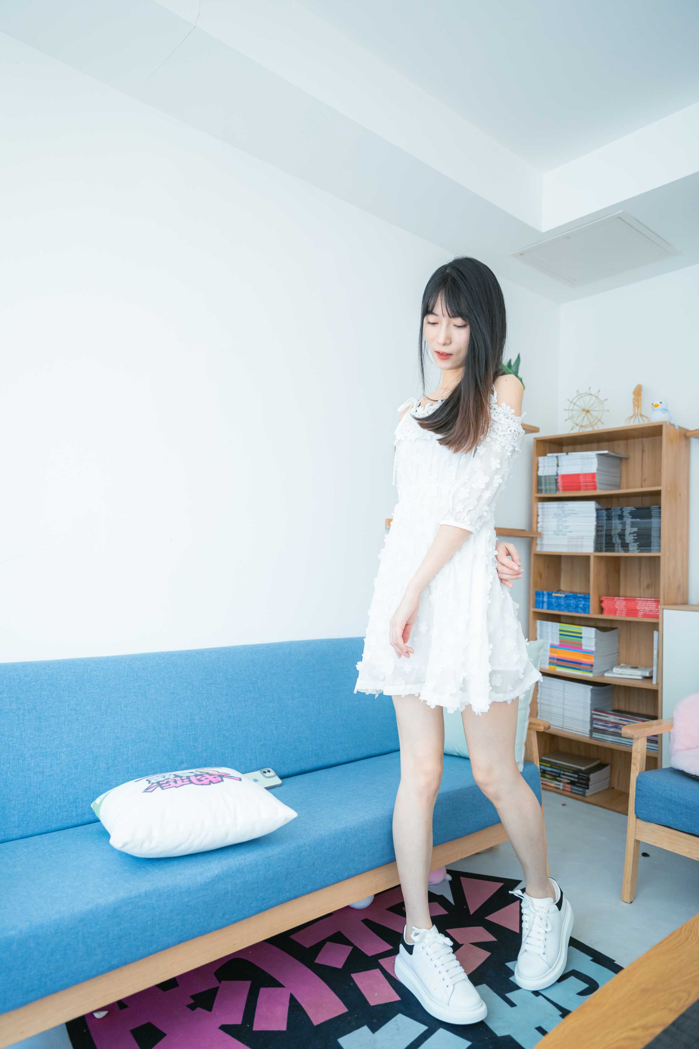 物恋传媒 NO.827 猫耳-白色恋爱花 [140P+1V／4.81GB]