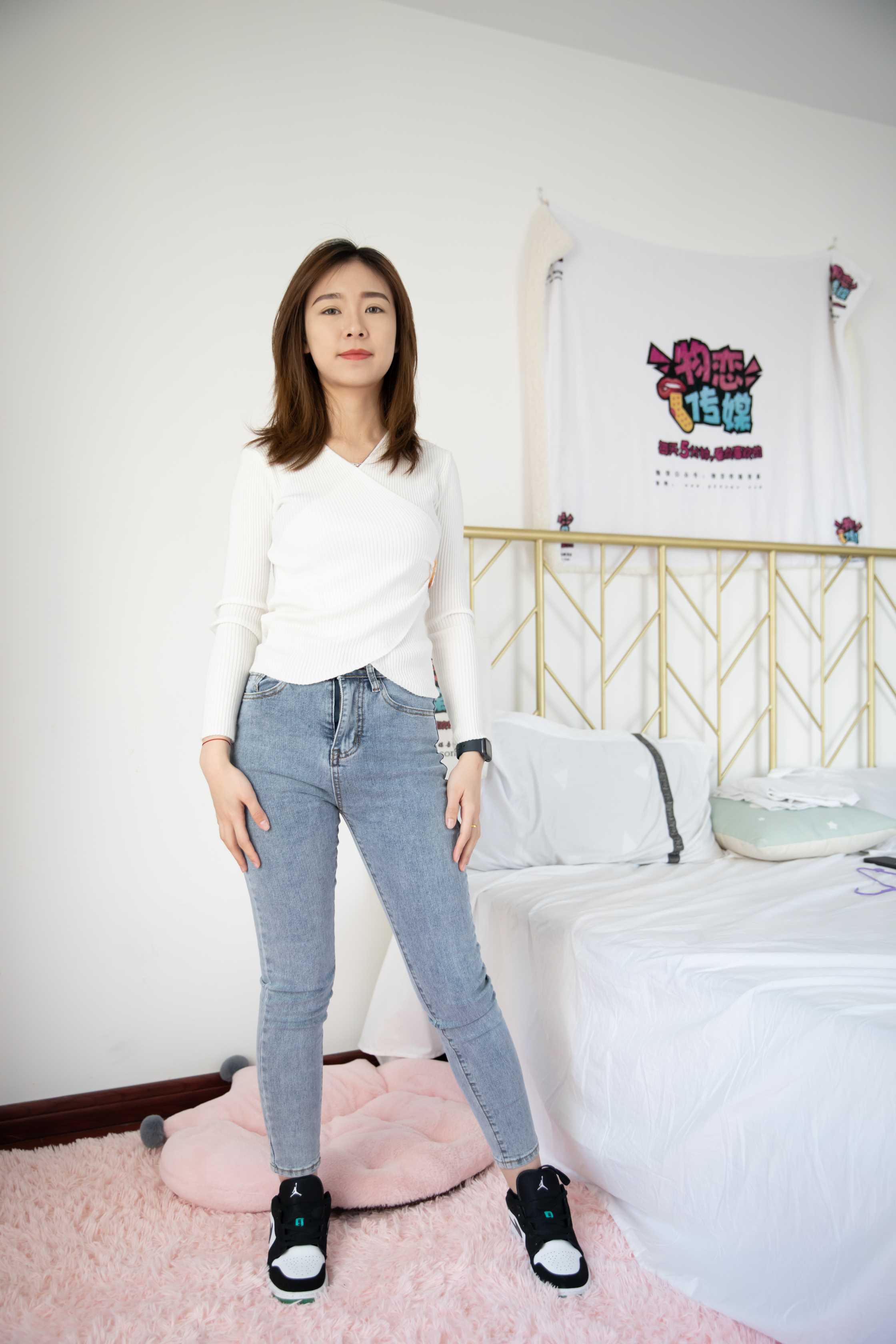 物恋传媒 NO.830 婷婷-风雨旧时光 [187P+1V／5.10GB]