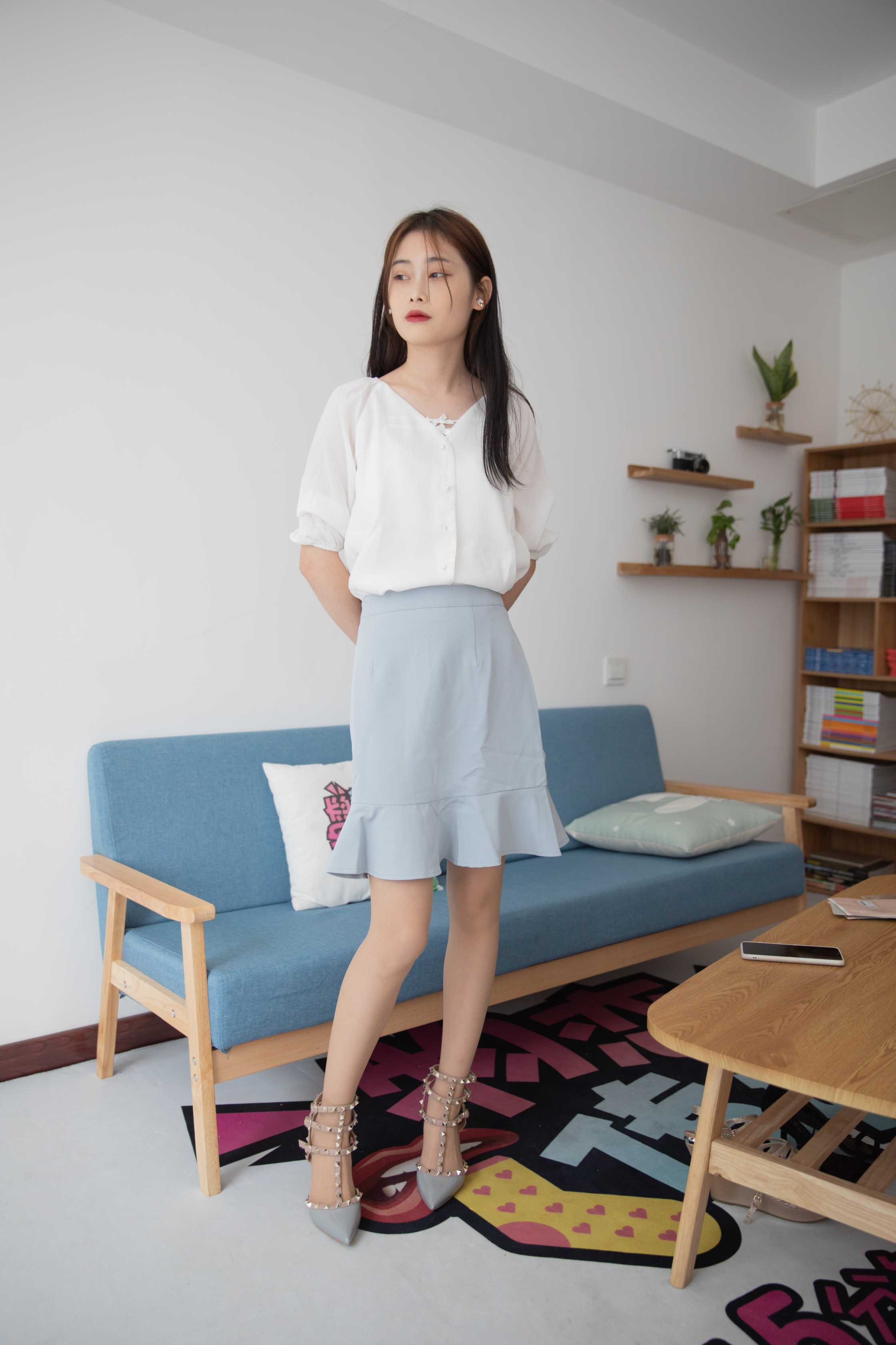 物恋传媒 NO.831 雪儿-花一朵云 [130P+1V／6.38GB]