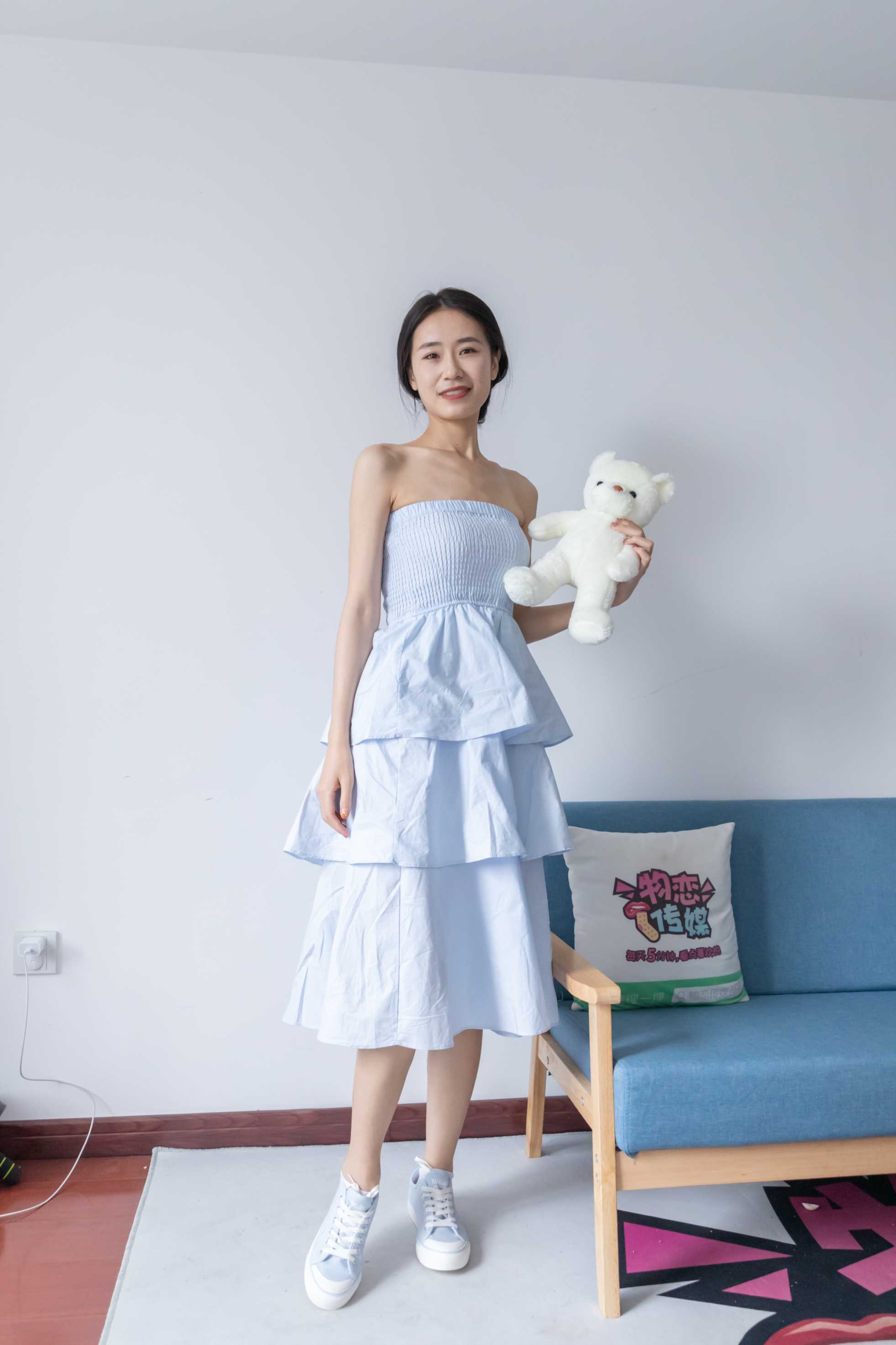 物恋传媒 NO.842 菜菜-真水无香 [143P+1V／3.05GB]