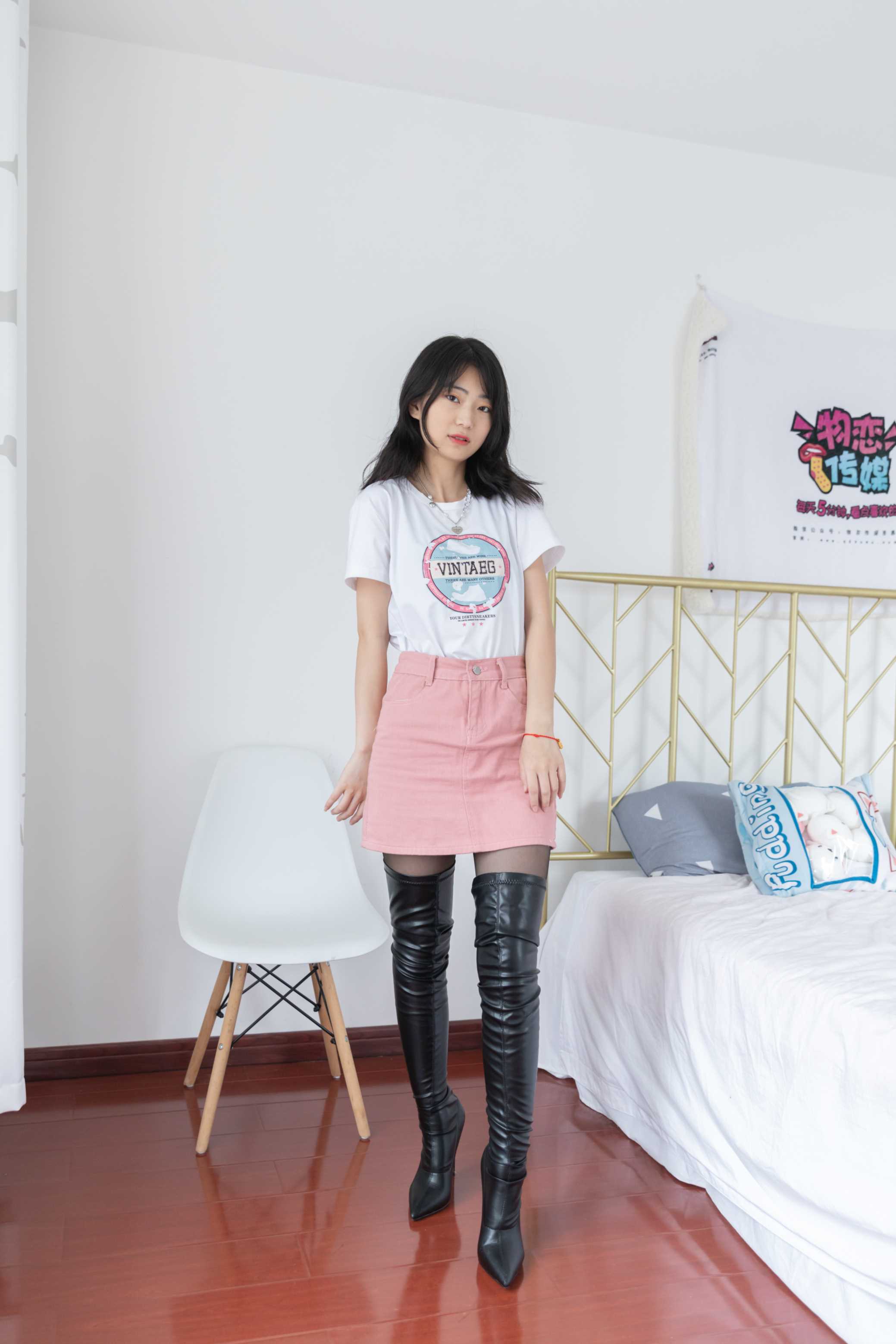 物恋传媒 NO.858 小凌-韶华花雨 [139P+1V／2.72GB]