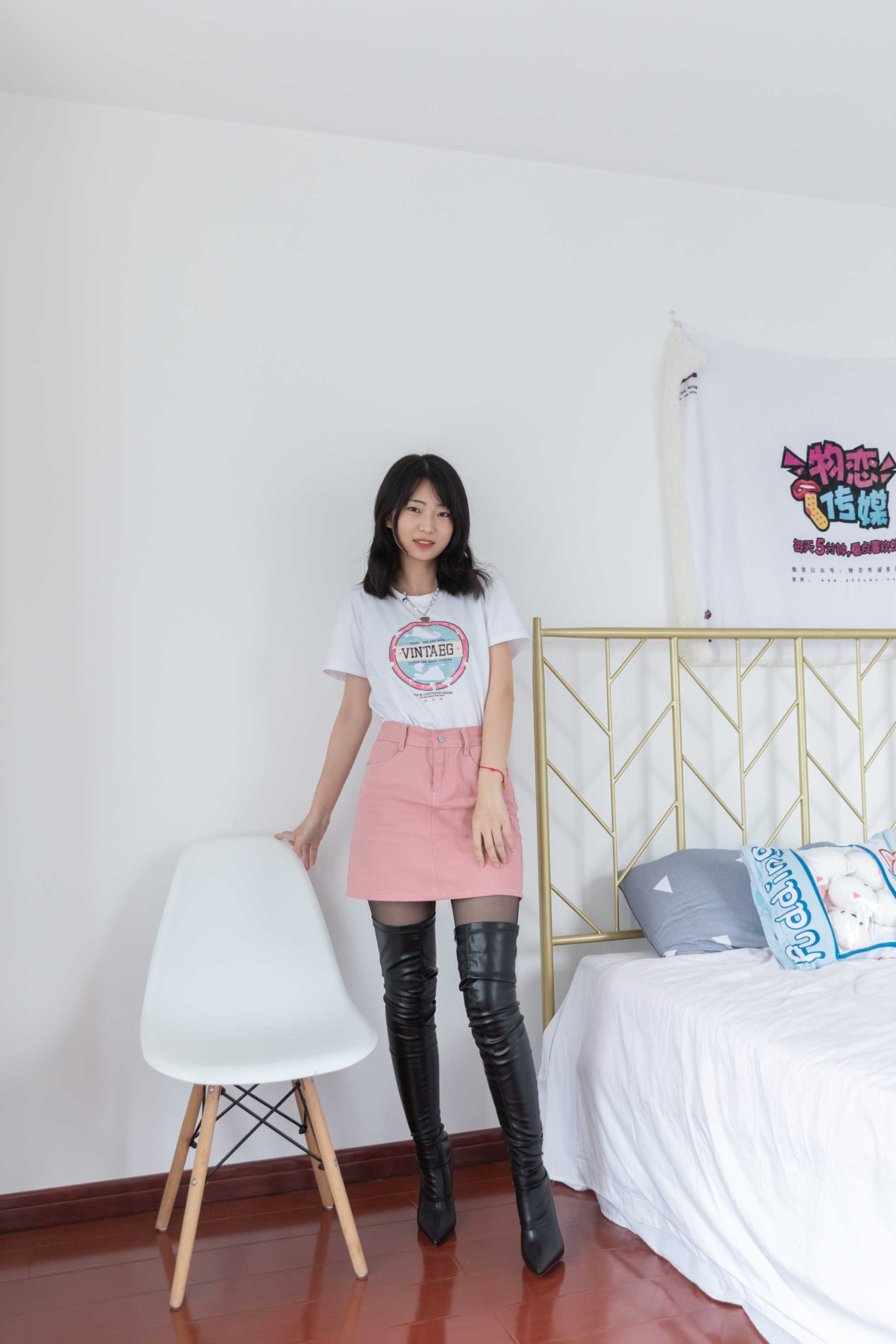 物恋传媒 NO.858 小凌-韶华花雨 [139P+1V／2.72GB]