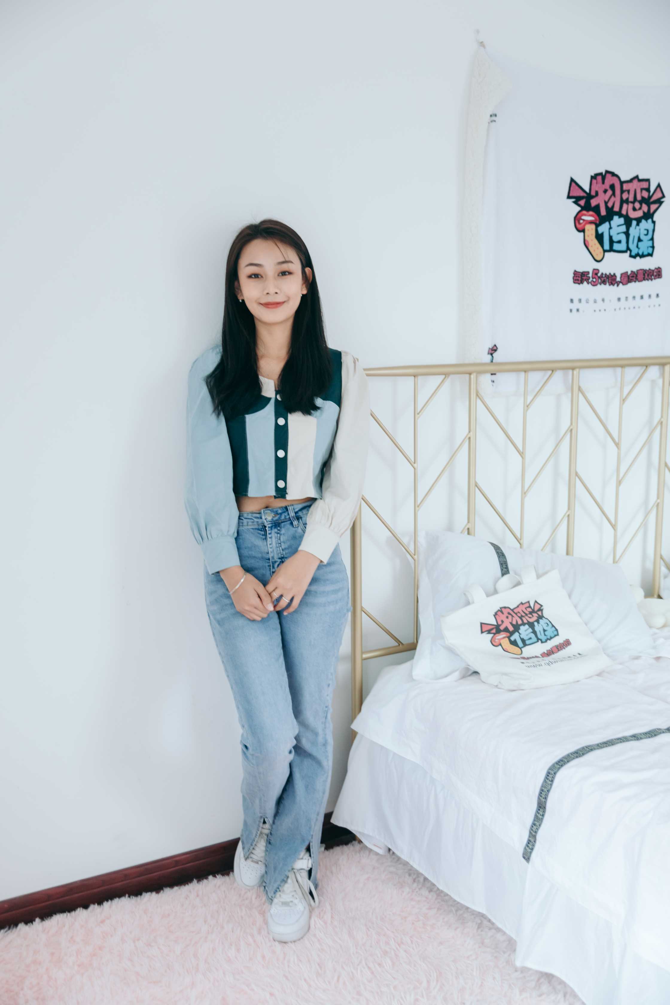 物恋传媒 NO.869 岚岚-半生烟火半生月 [153P+1V／3.48GB]