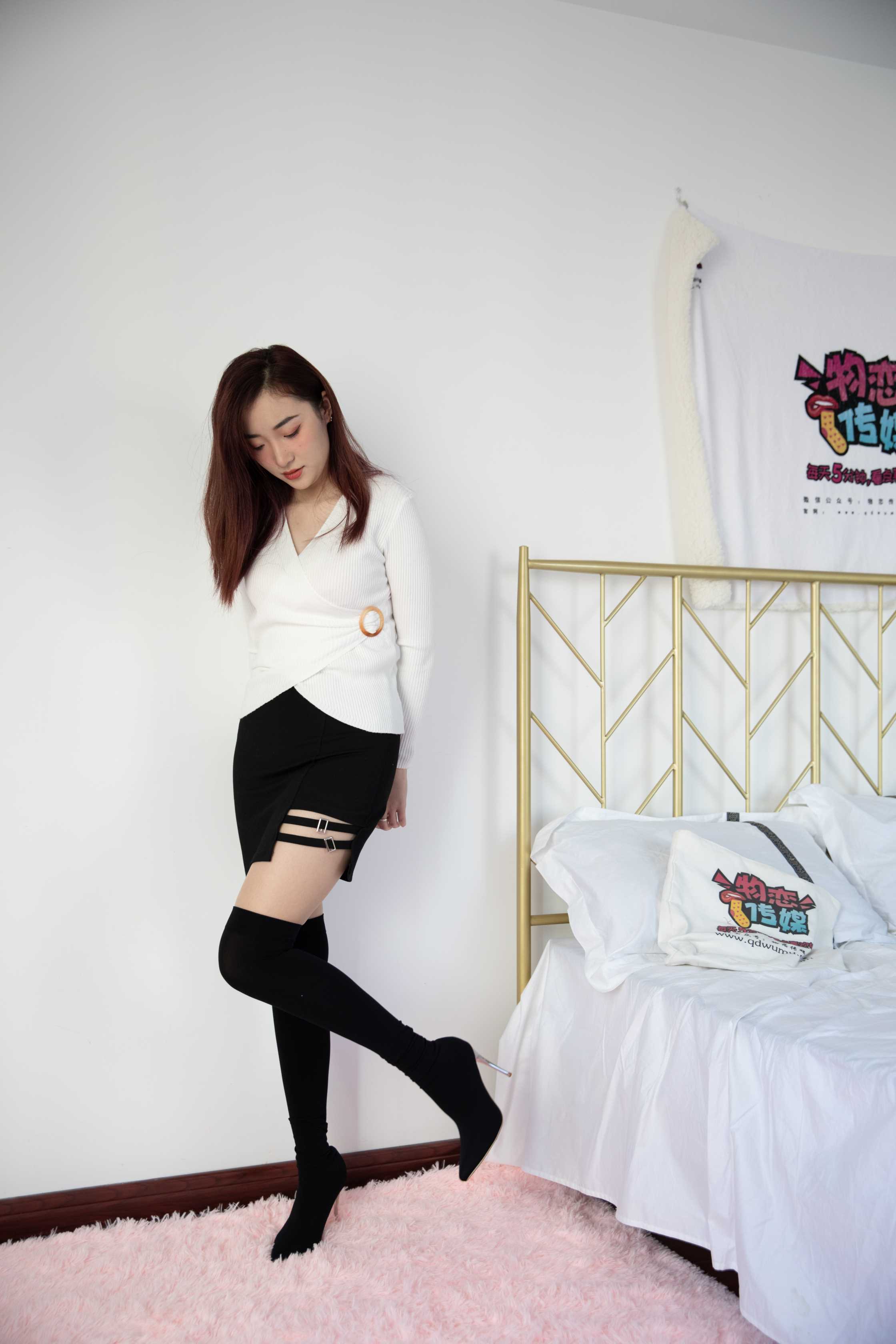 物恋传媒 NO.881 小晴-一盏茶 [149P+1V／3.55GB]