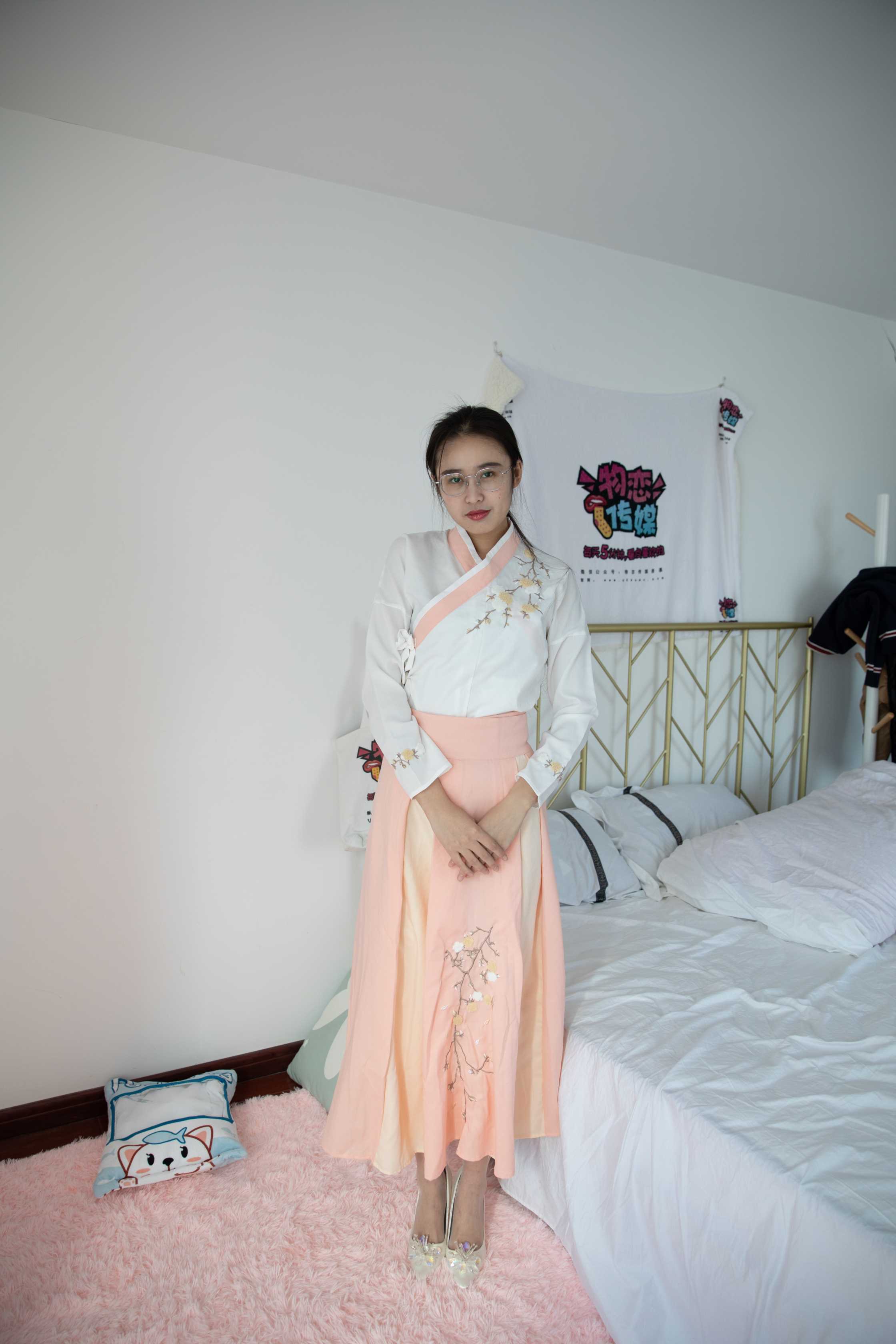 物恋传媒 NO.891 菲菲-风里的云 [142P+1V／4.65GB]