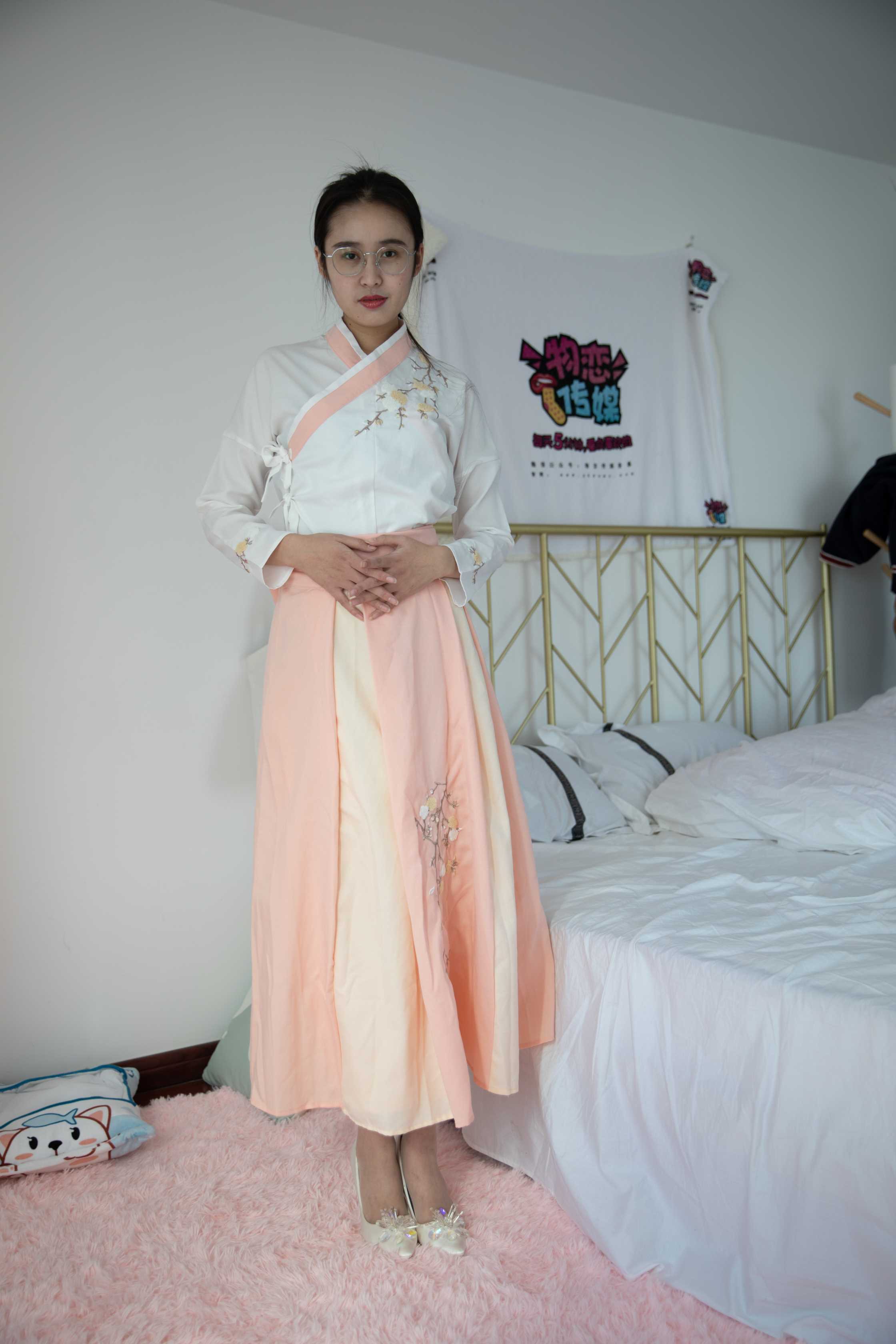 物恋传媒 NO.891 菲菲-风里的云 [142P+1V／4.65GB]