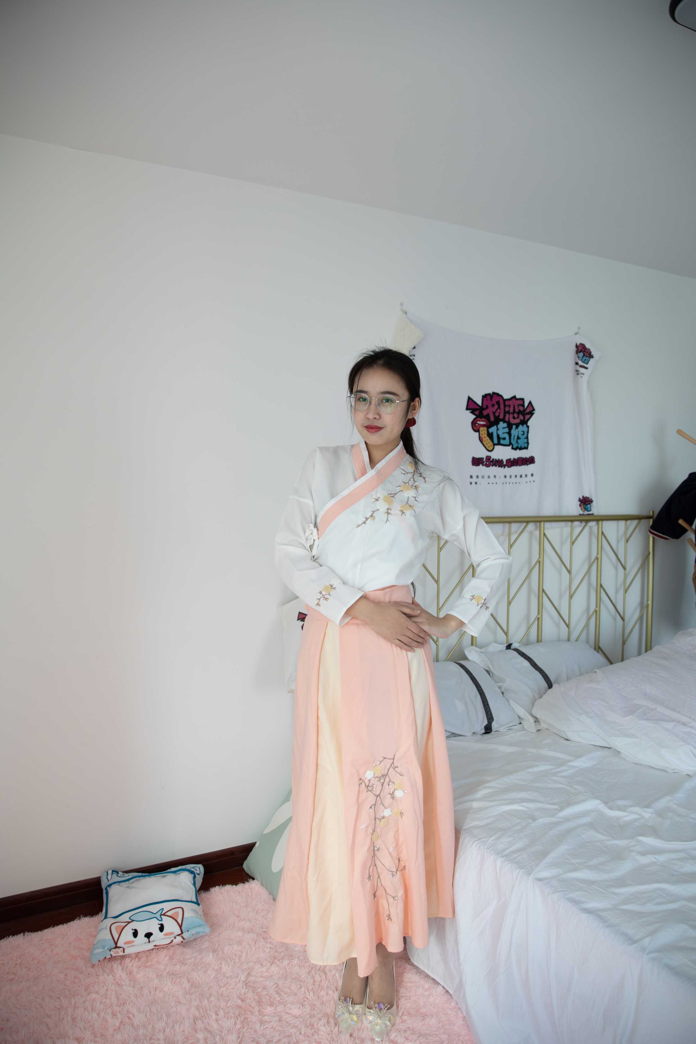 物恋传媒 NO.891 菲菲-风里的云 [142P+1V／4.65GB]