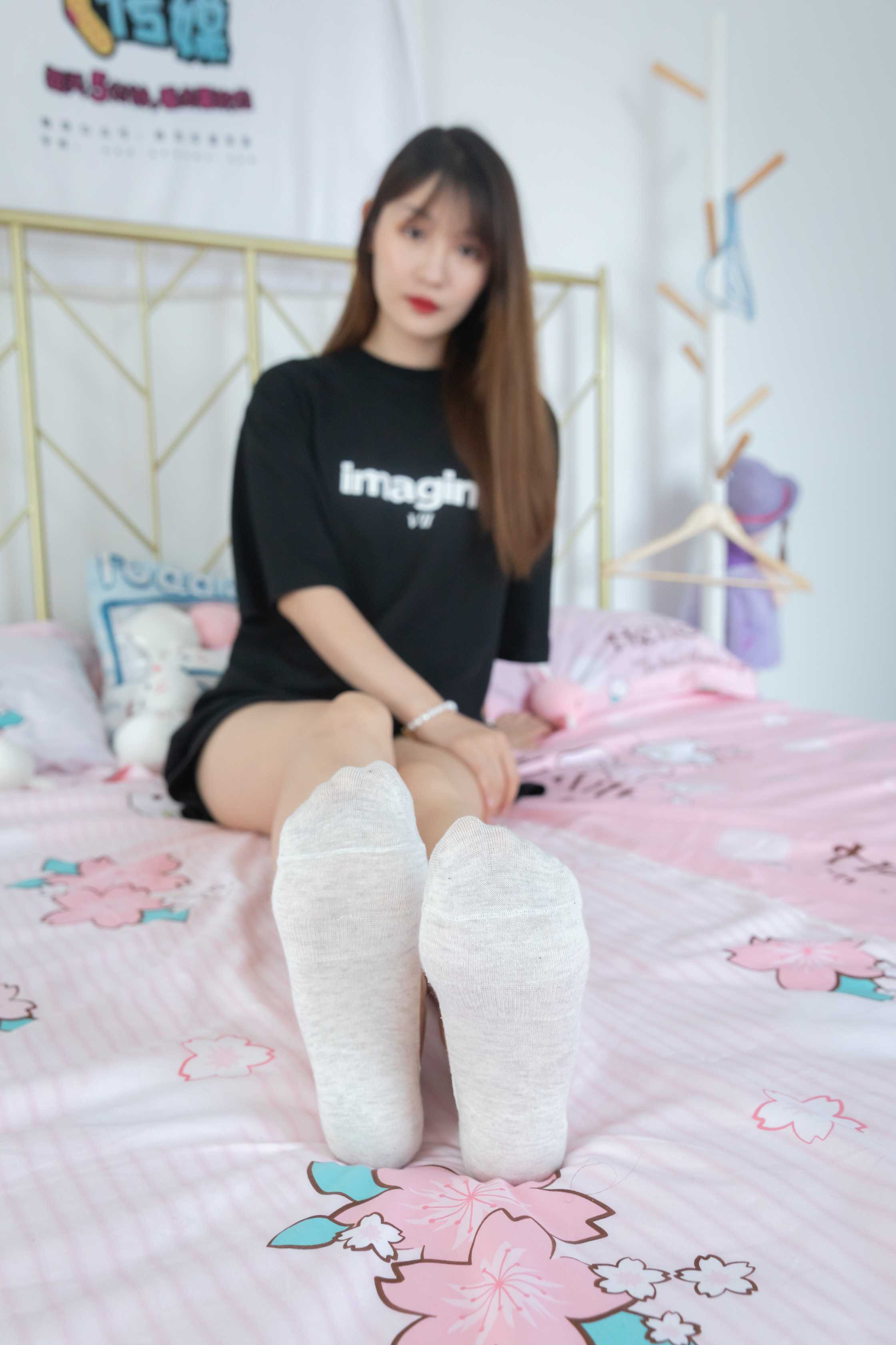 物恋传媒 NO.896 琪琪-情遮风雨 [158P+1V／3.73GB]