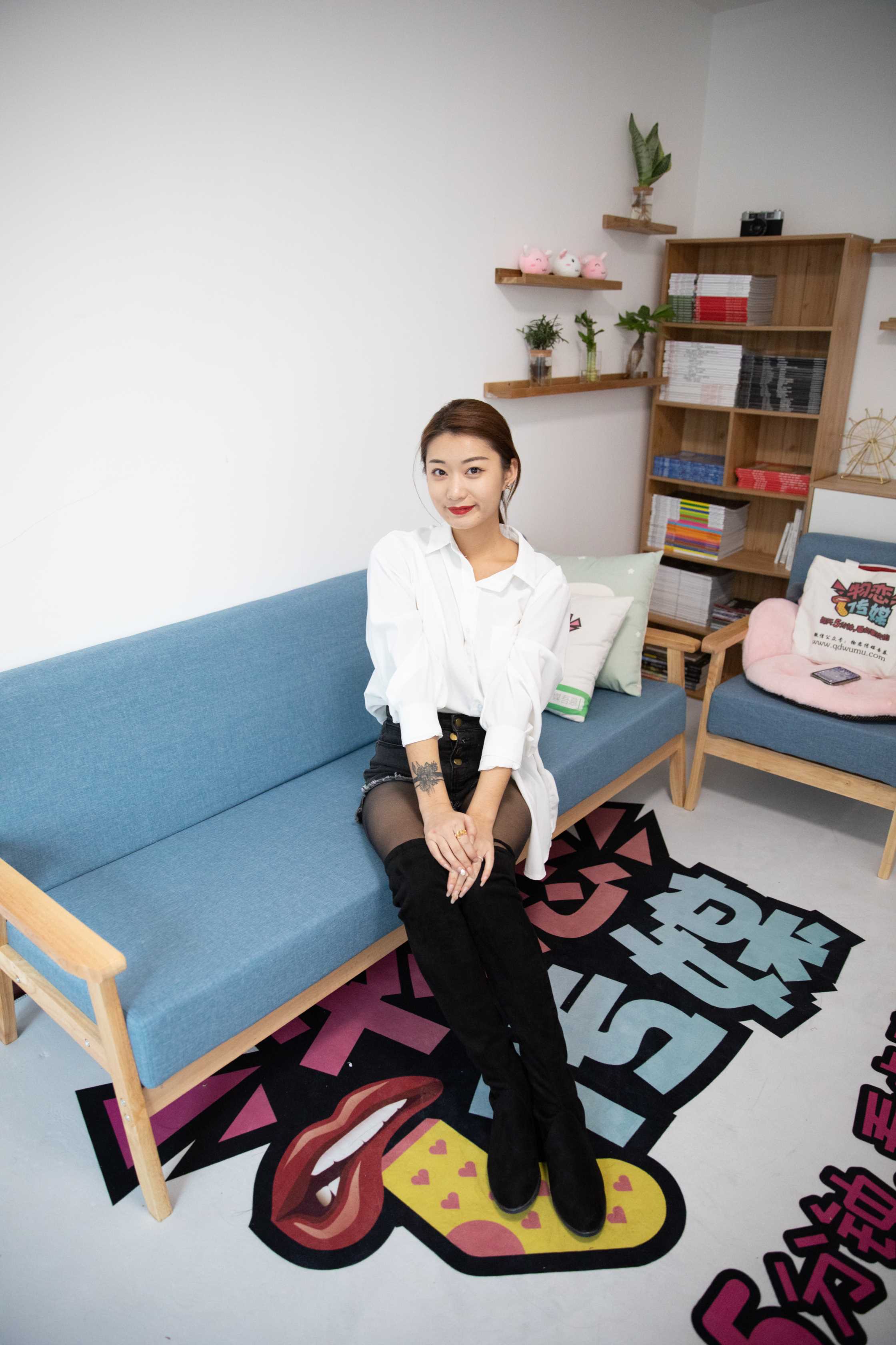 物恋传媒 NO.911 言言-的温柔 [145P+1V／4.03GB]