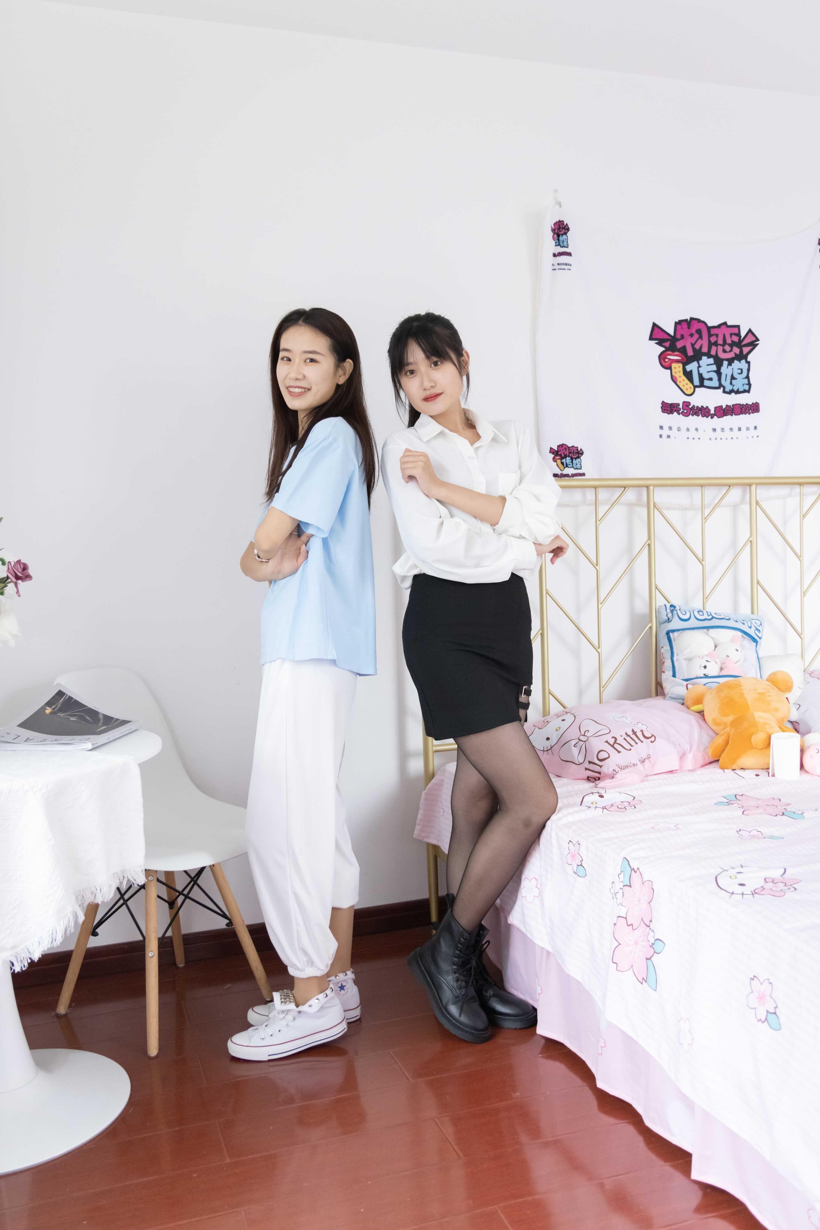 物恋传媒 NO.935 菜菜&小敏-天边的云 [154P+1V／4.72GB]