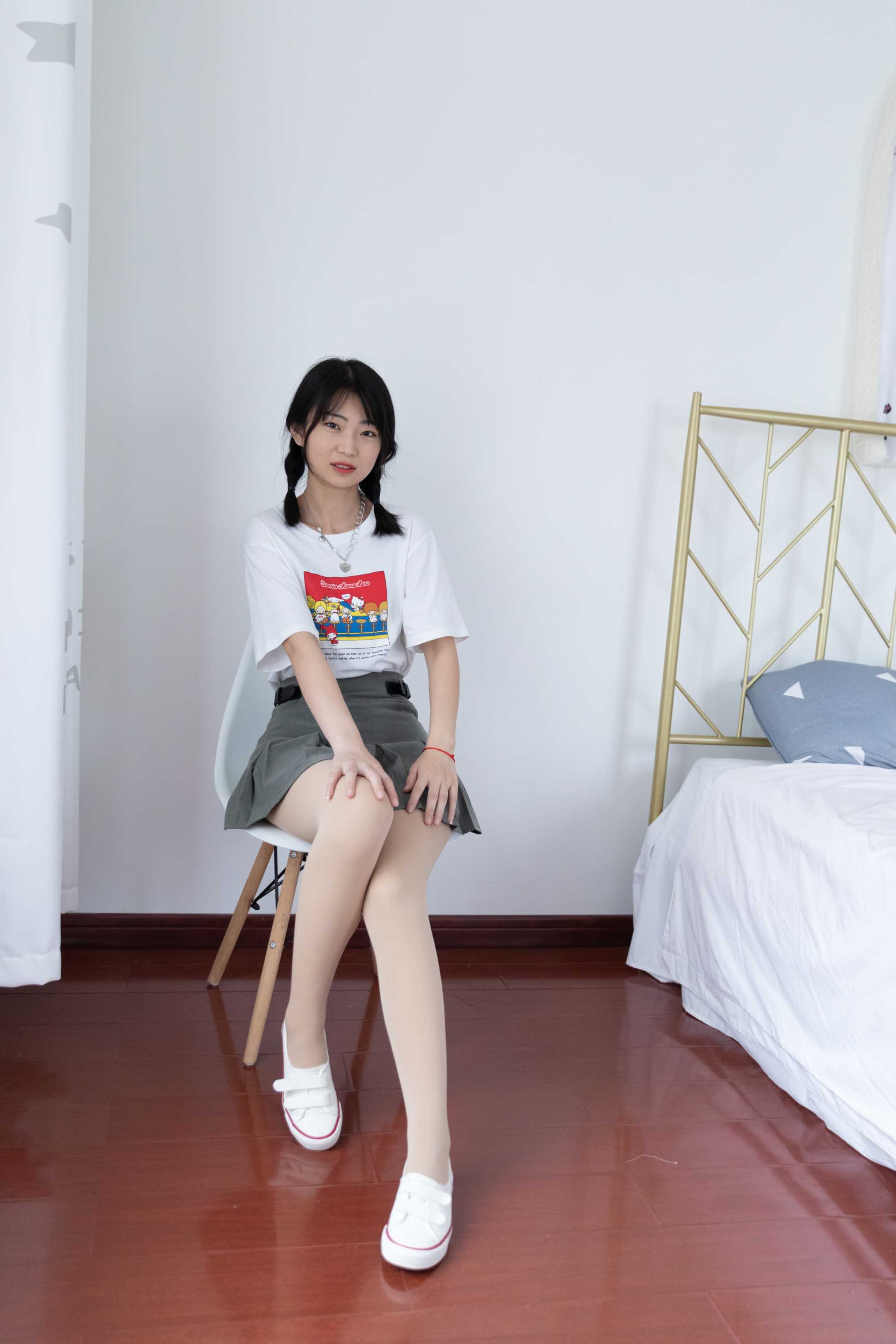 物恋传媒 NO.944期 小凌-秋日月光 [124P+1V／4.40GB]