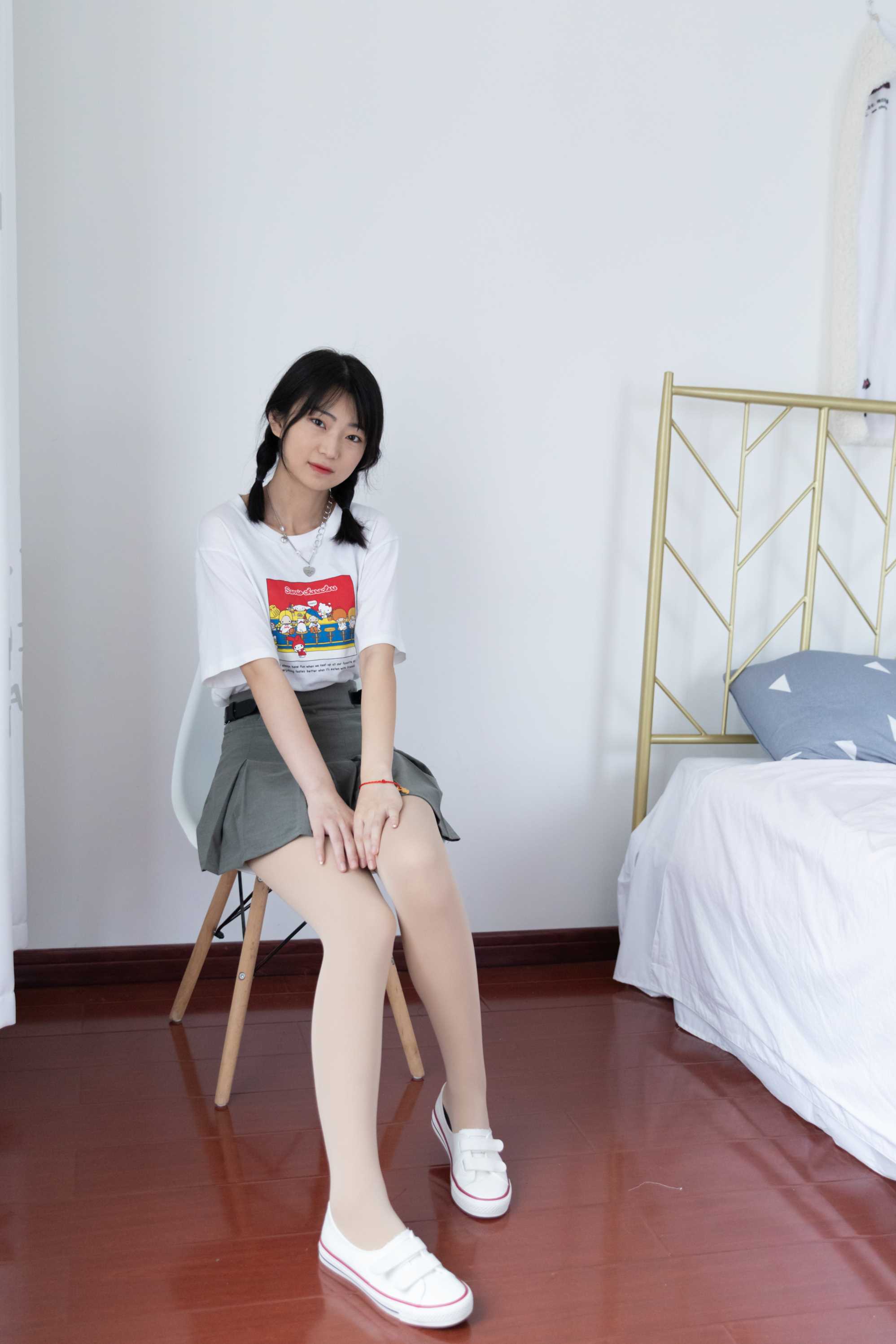 物恋传媒 NO.944期 小凌-秋日月光 [124P+1V／4.40GB]