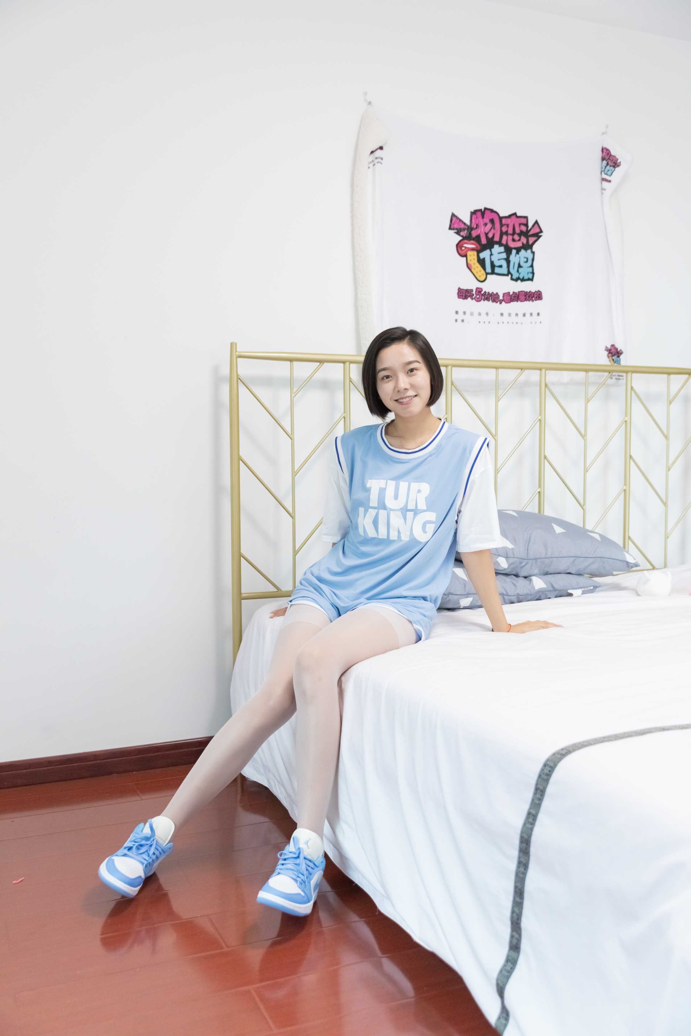 物恋传媒 NO.947期 小飞-记忆里的诗 [132P+1V／3.23GB] 插图2