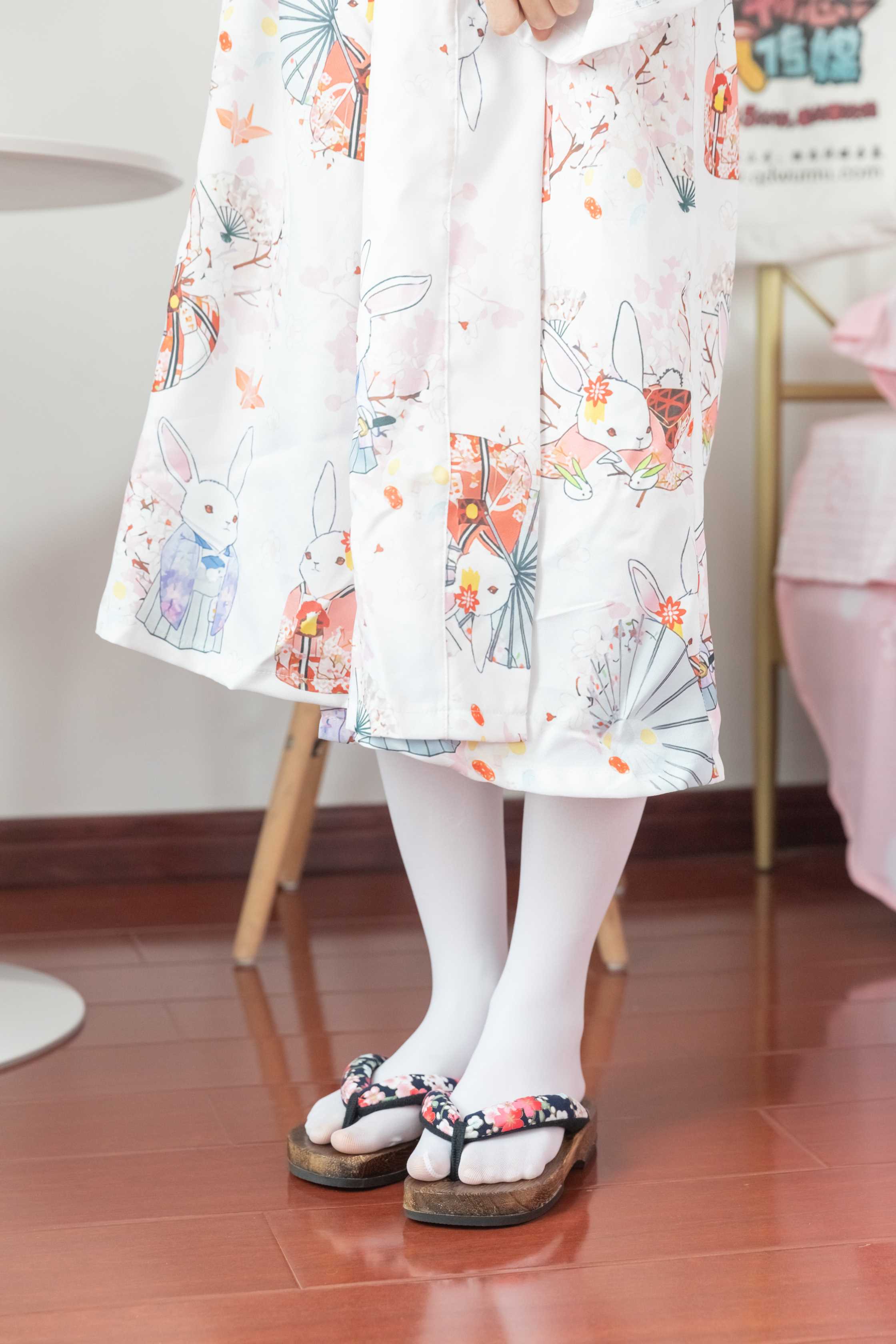 物恋传媒 NO.951期 菜菜-樱花公主 [135P+1V／2.98GB]