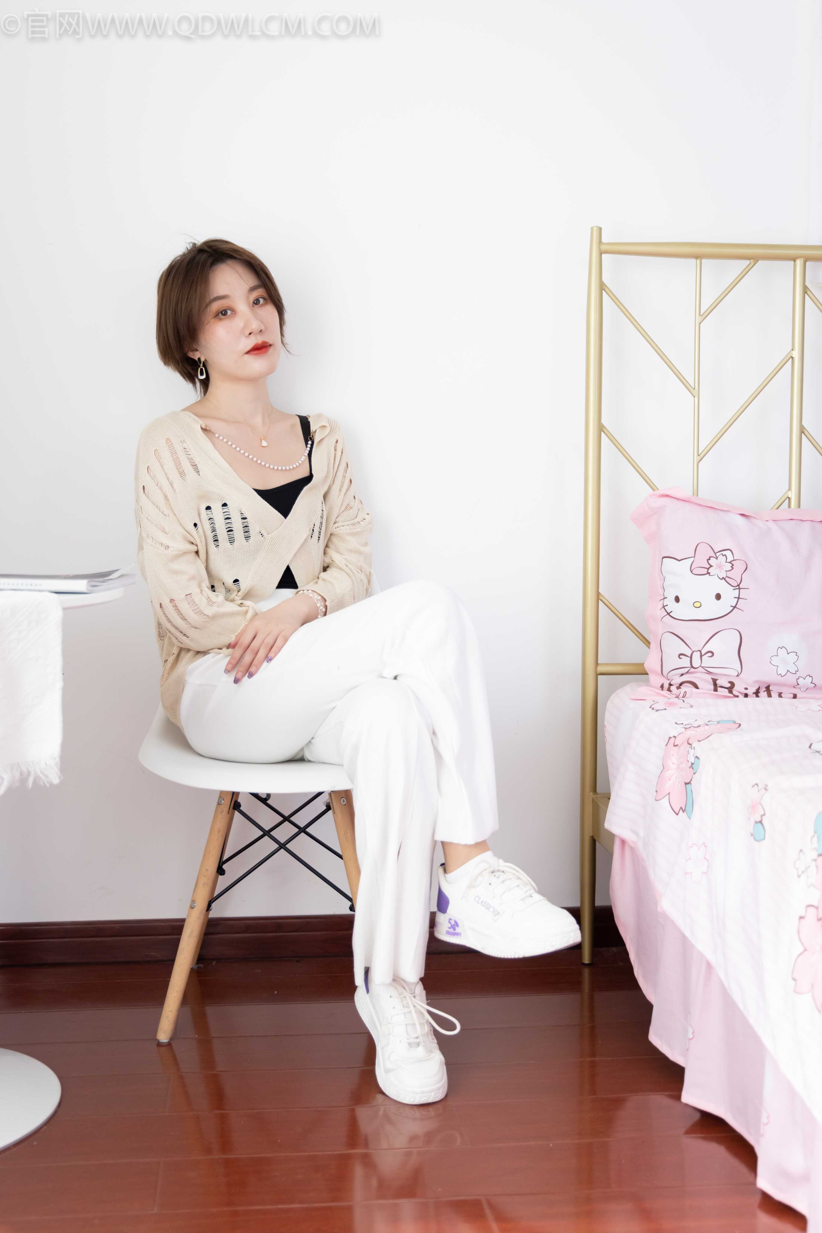 物恋传媒 NO.966 七七-青山雨后 [153P+1V／4.24GB]