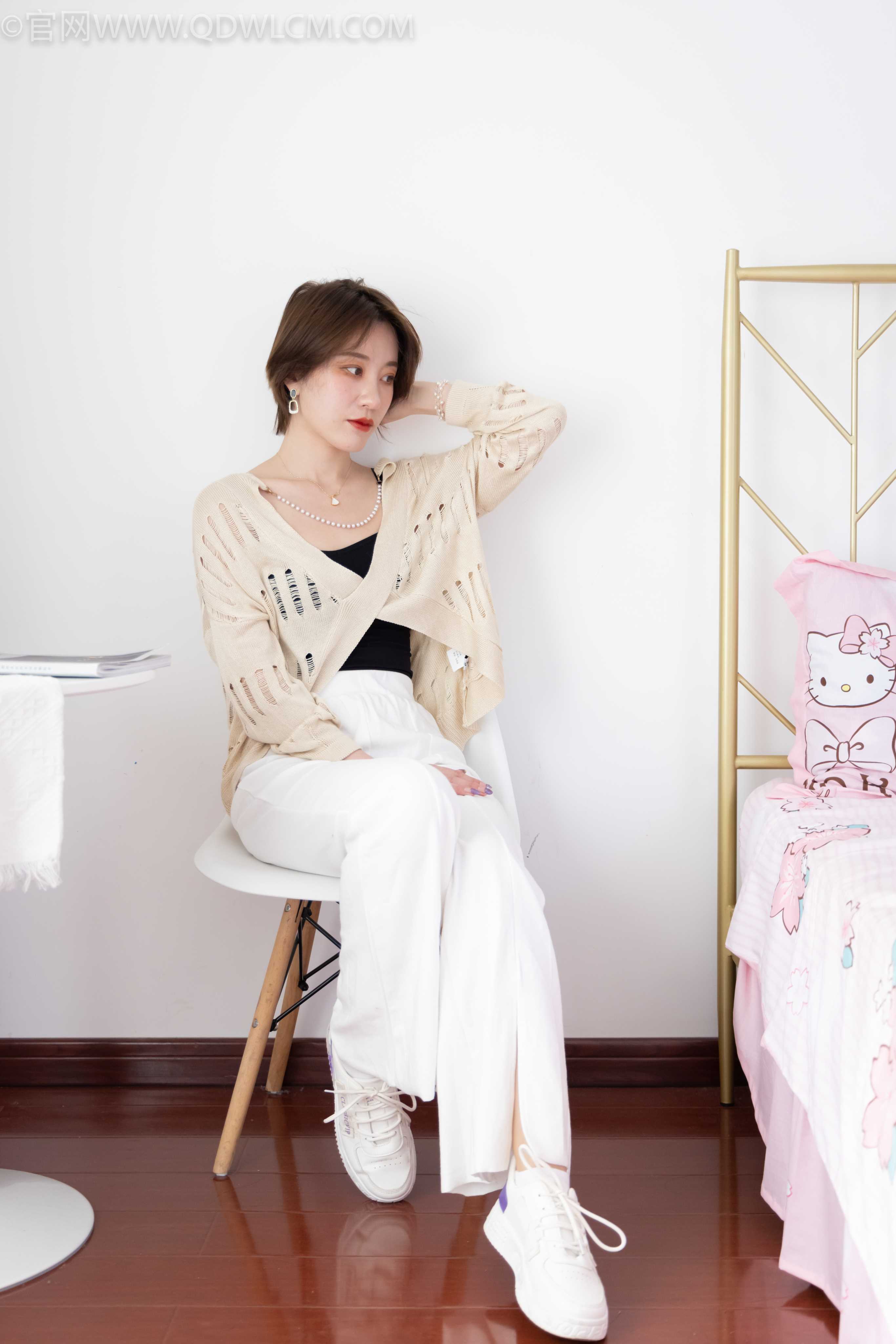 物恋传媒 NO.966 七七-青山雨后 [153P+1V／4.24GB]