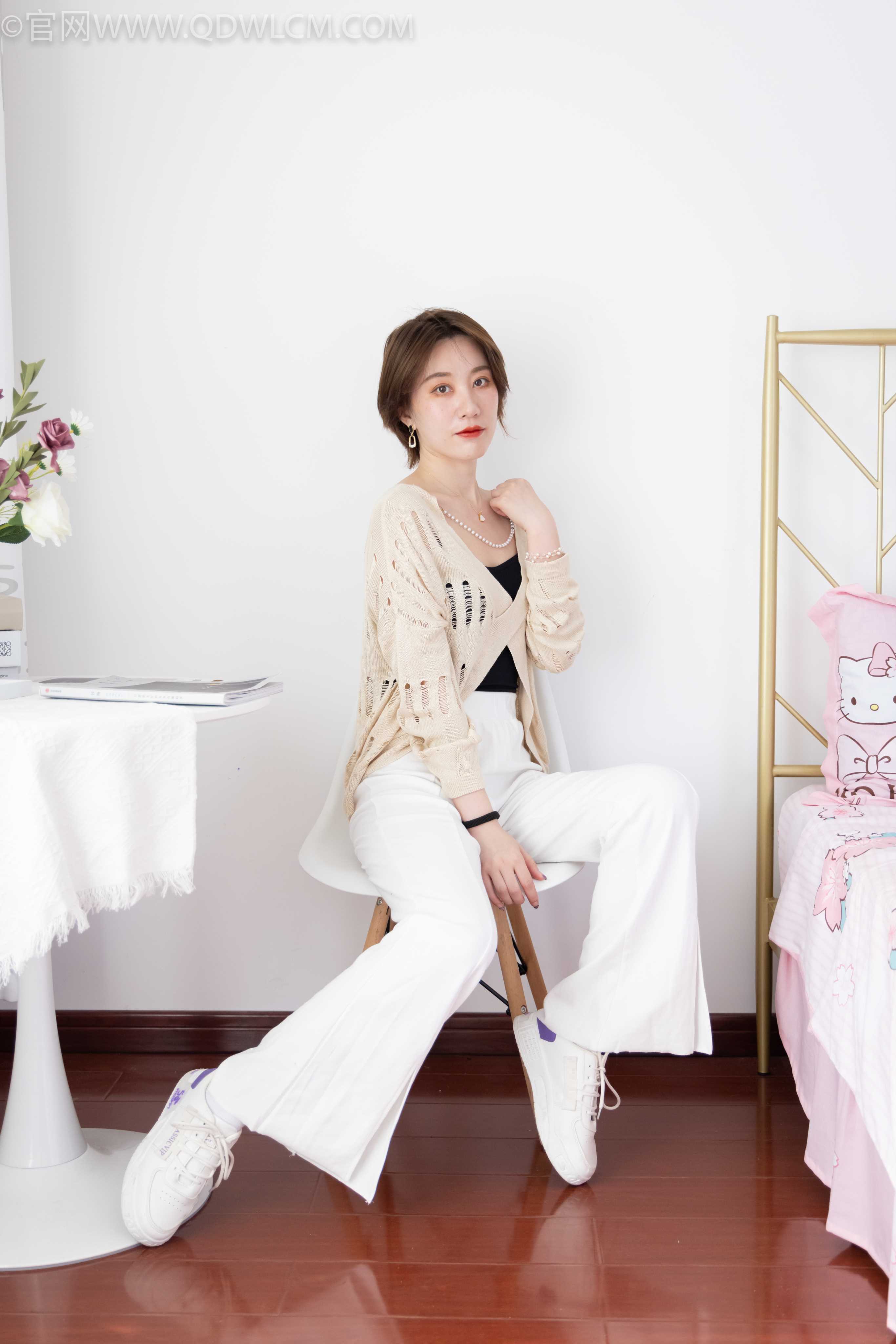 物恋传媒 NO.966 七七-青山雨后 [153P+1V／4.24GB]