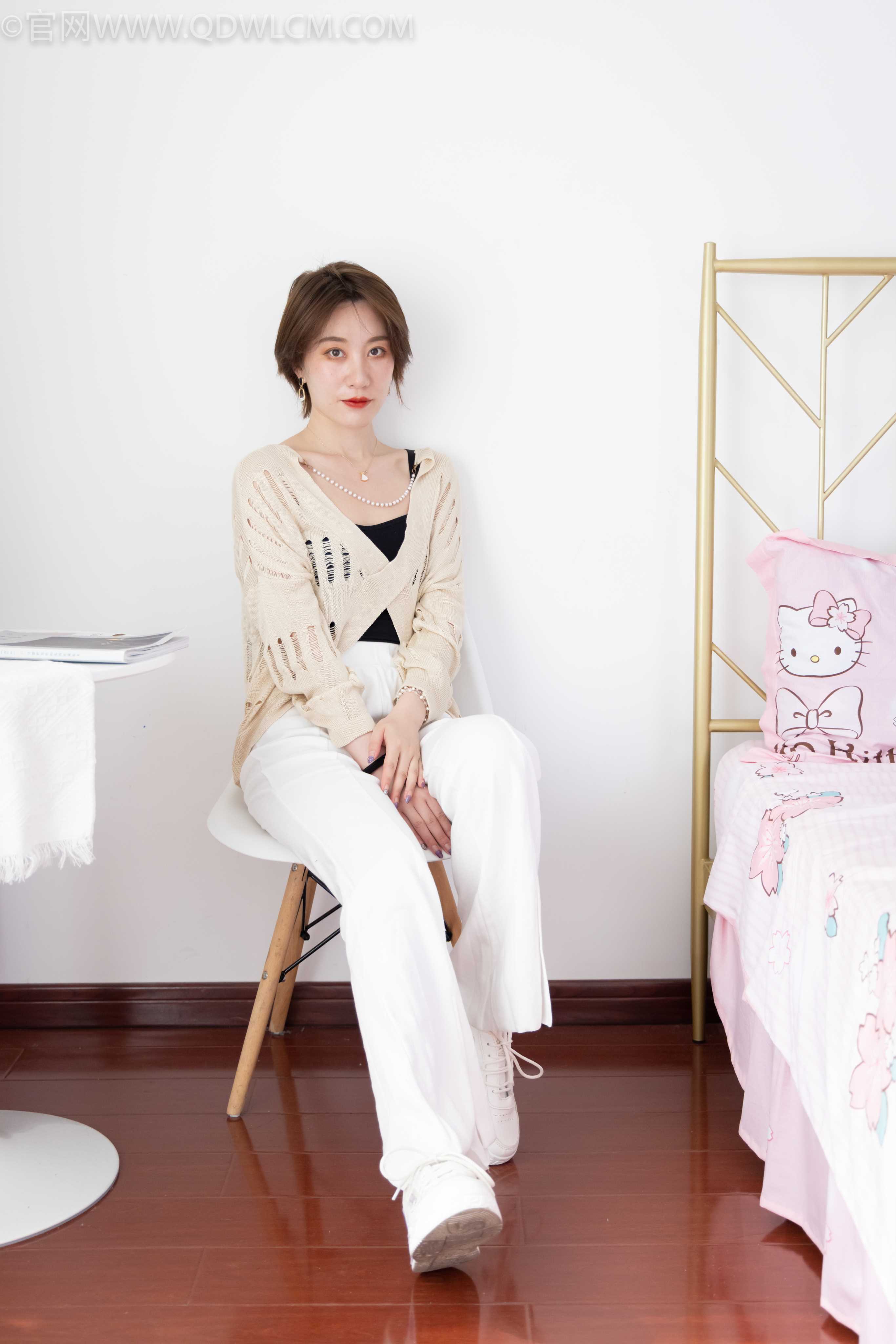 物恋传媒 NO.966 七七-青山雨后 [153P+1V／4.24GB]