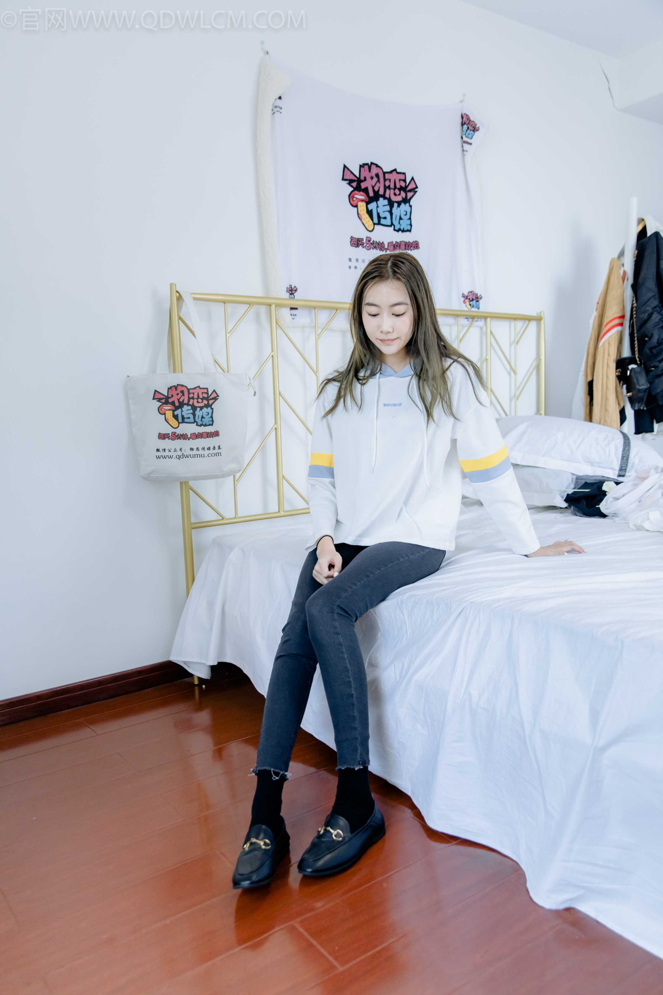 物恋传媒 NO.970 小鹿-森林里的迷雾 [138P+1V／3.28GB]