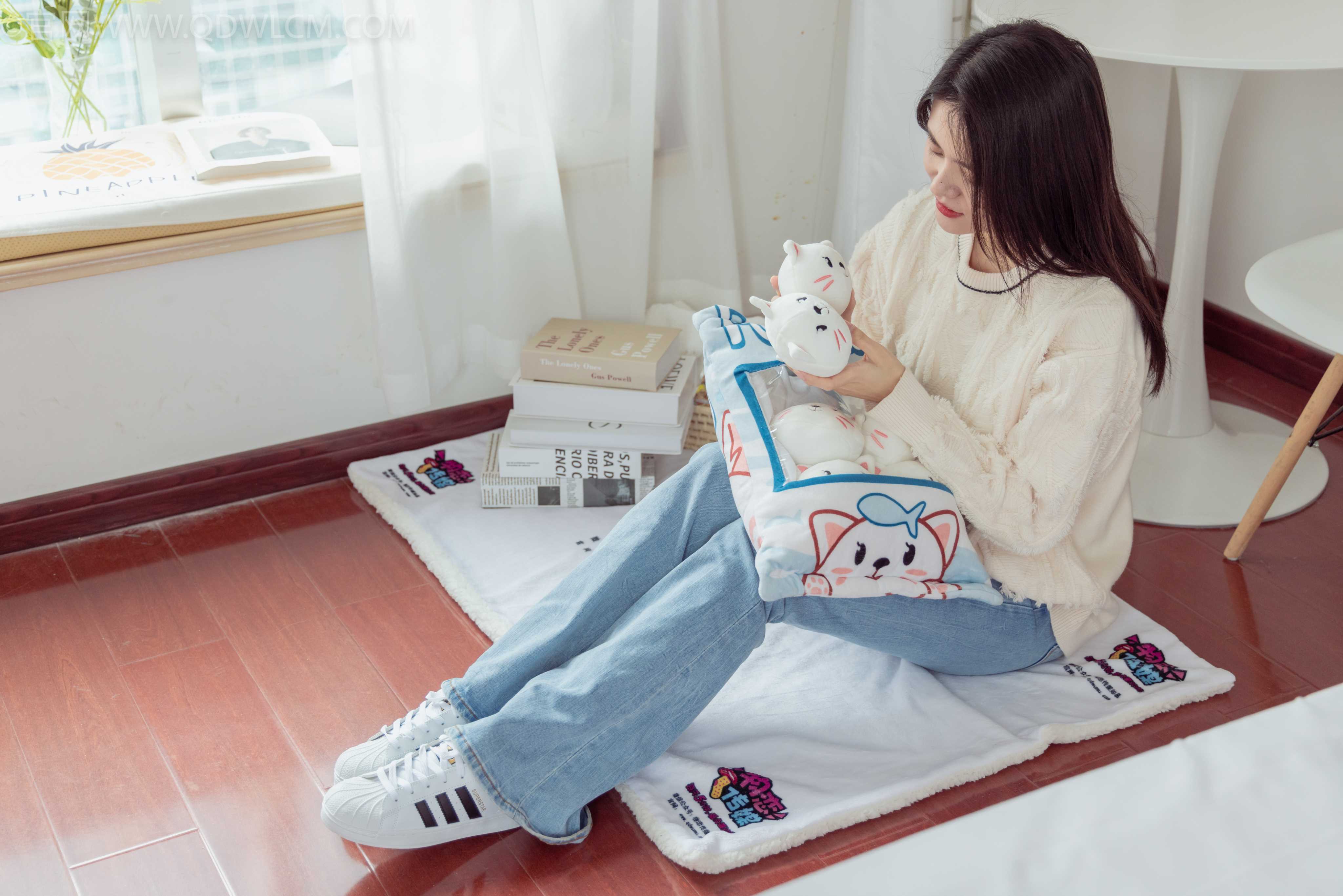 物恋传媒 NO.972 然然-花的声音 [139P+1V／4.37GB]