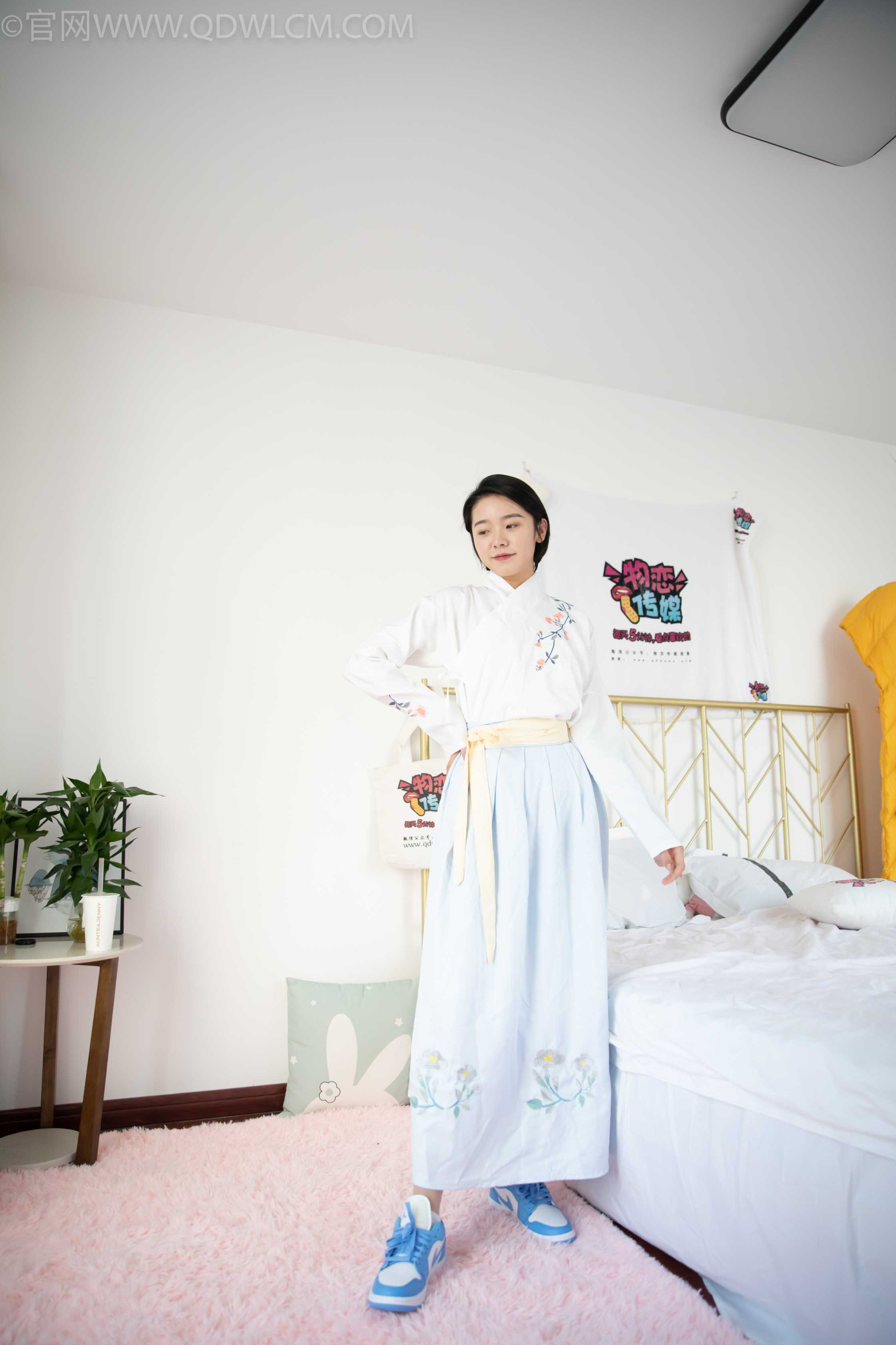 物恋传媒 NO.987 小飞-那年明月 [144P+1V／3.45GB]