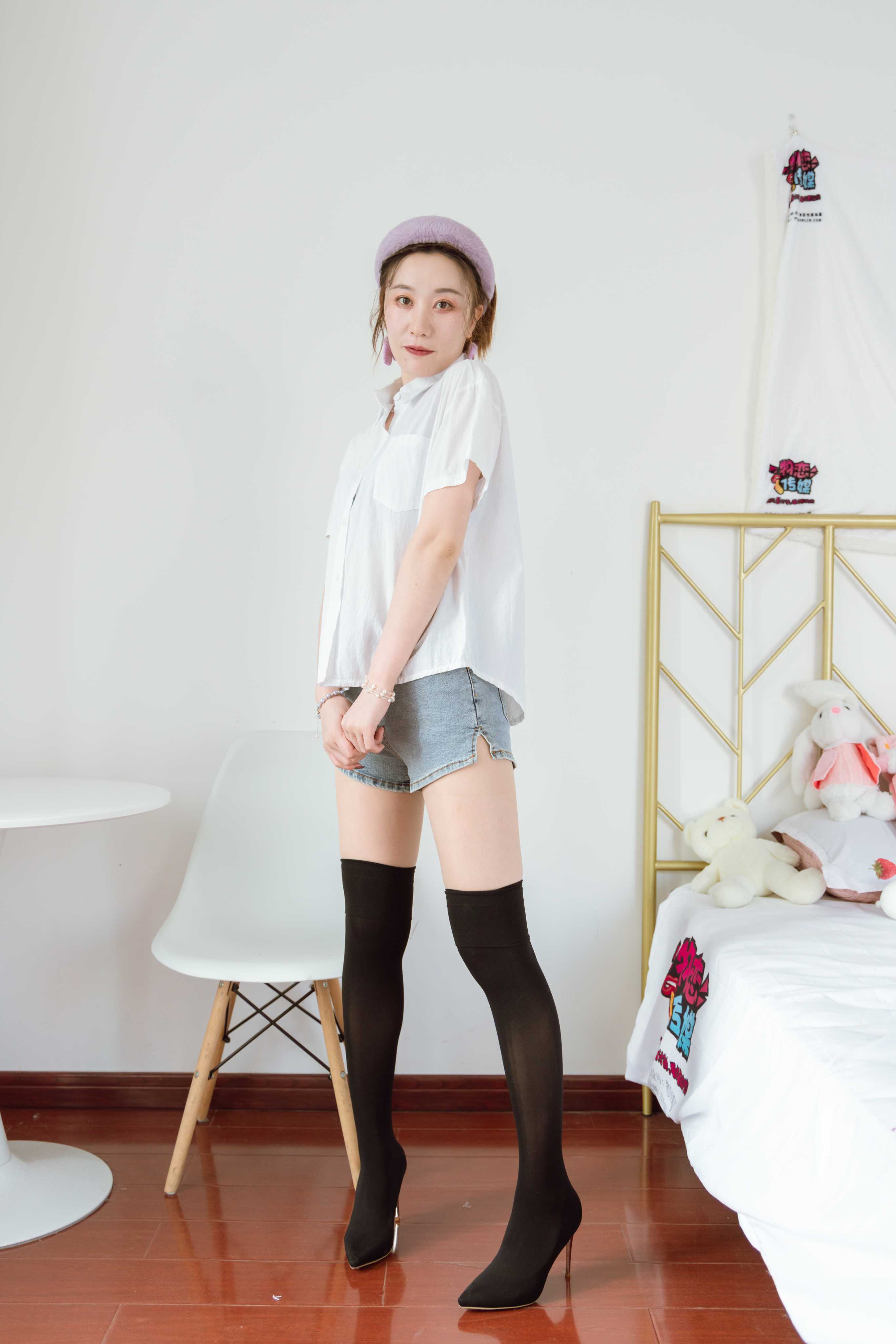 物恋传媒 NO.989 七七-一片雨 [135P+1V／3.61GB]