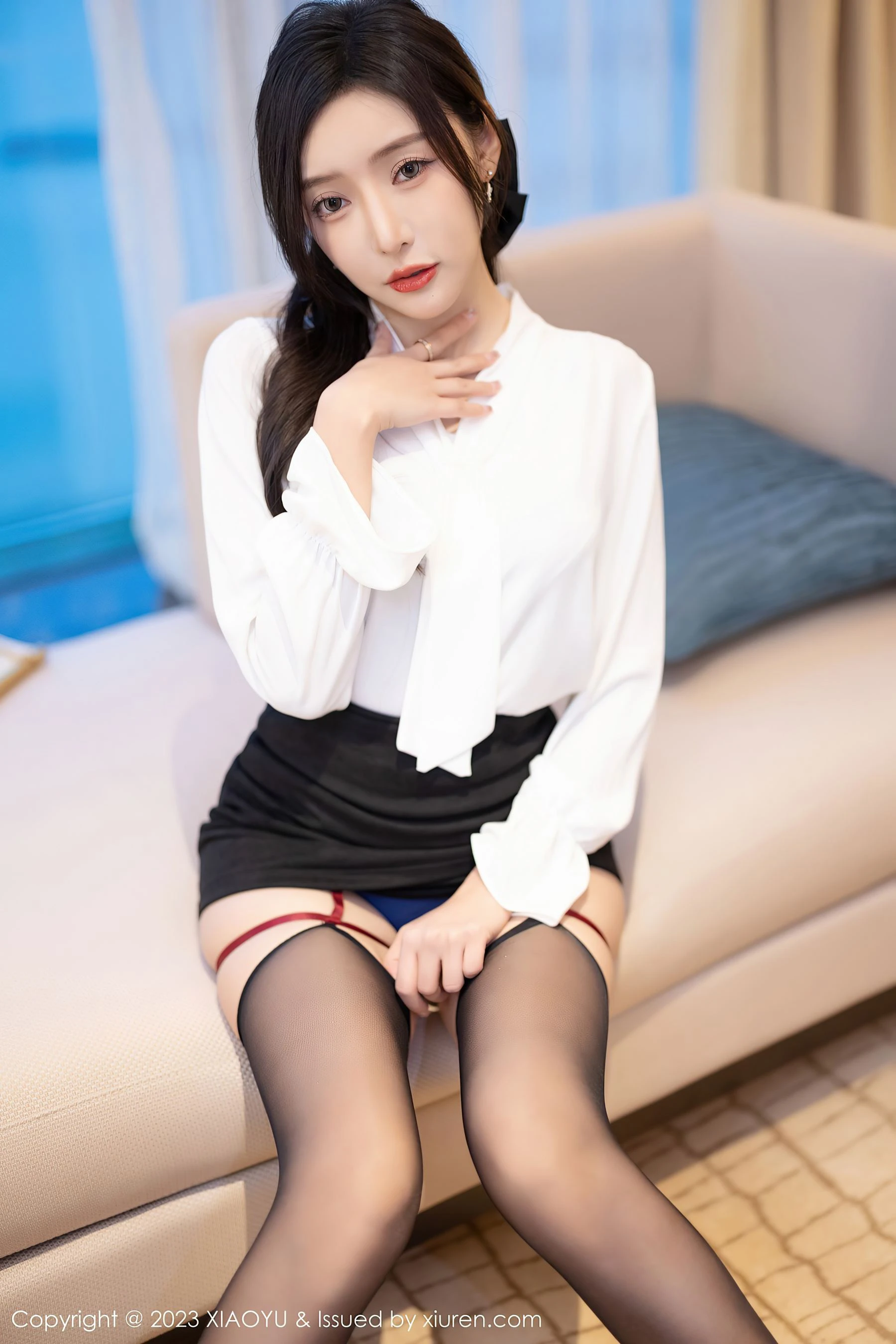 语画界 VOL.1033 王馨瑶yanni 短裙黑丝