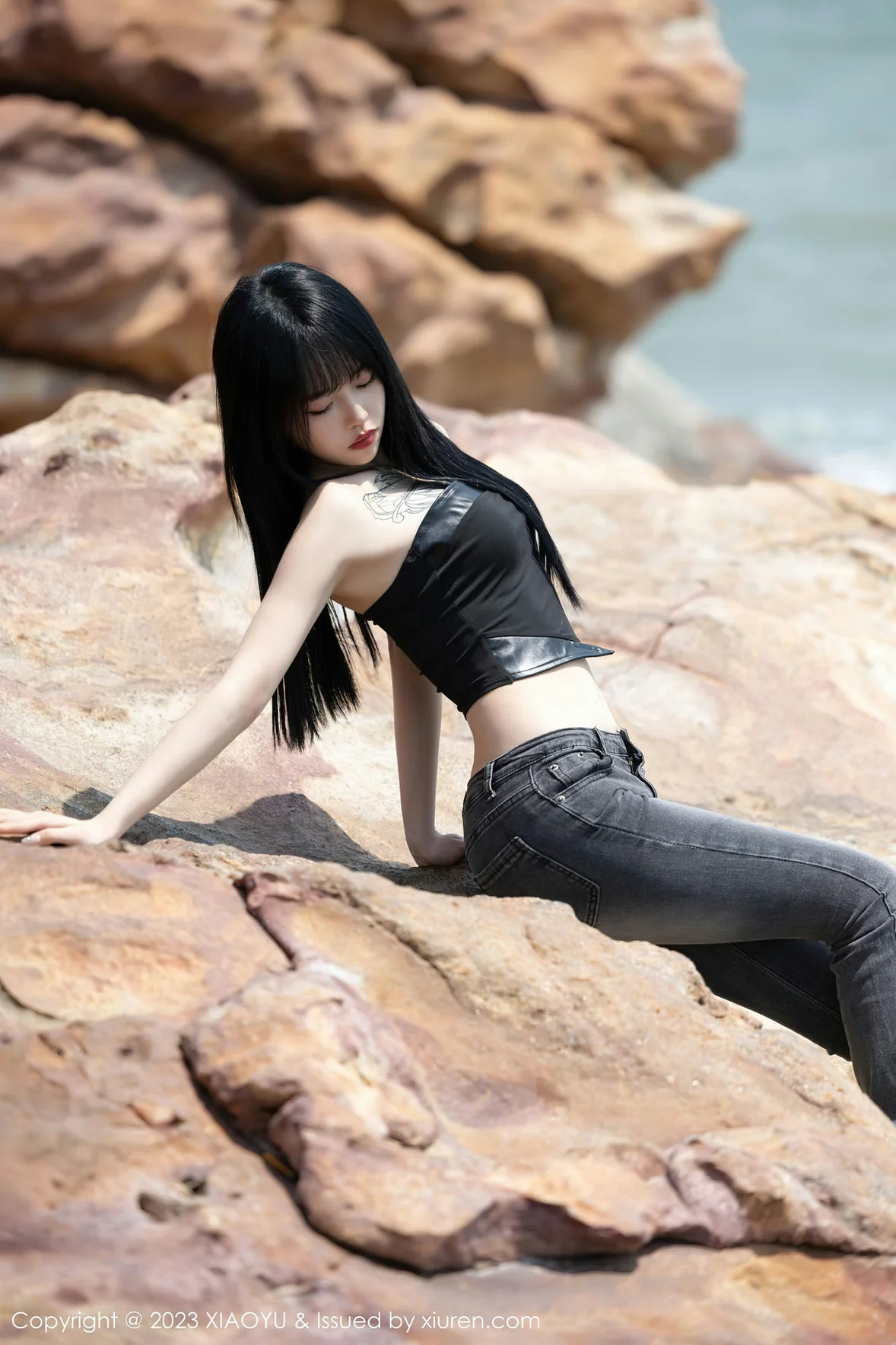 XIAOYU 语画界 Vol.1047 奶瓶. 性感蛋黄色性感写真 [99P]